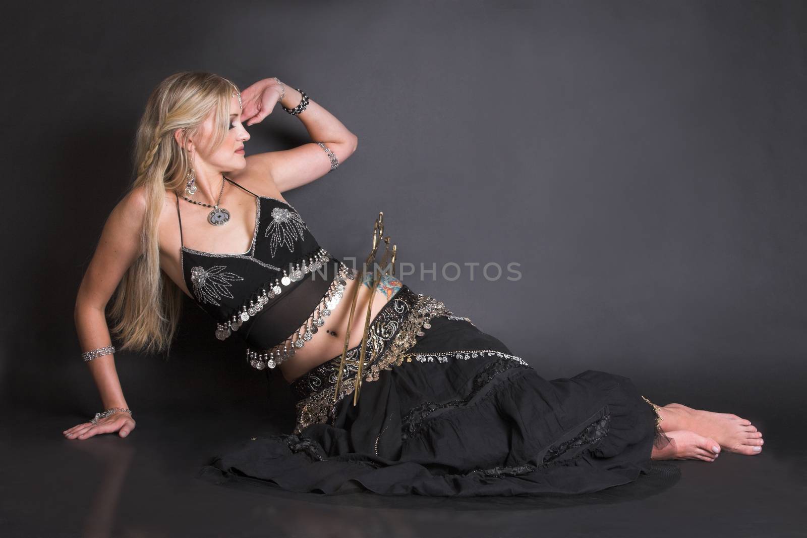 Belly Dancer by carlush