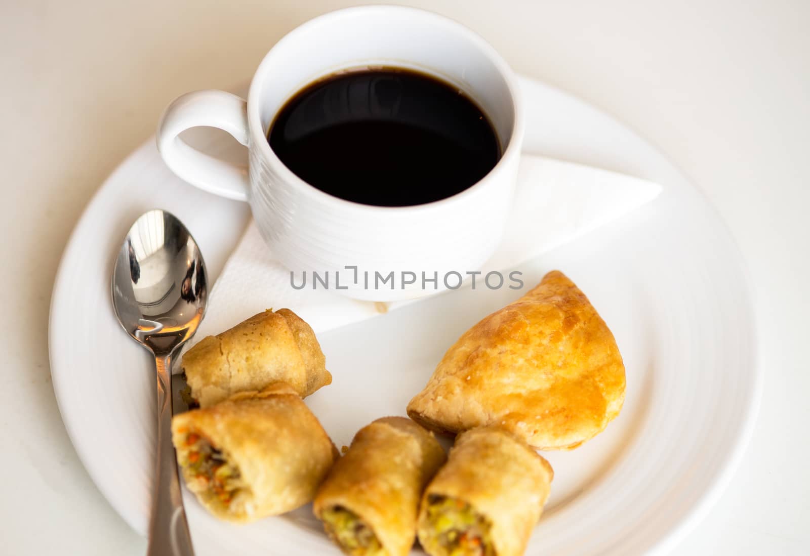 hot coffee and Thai Spring Roll (Por Pieer Tod) by Yuri2012