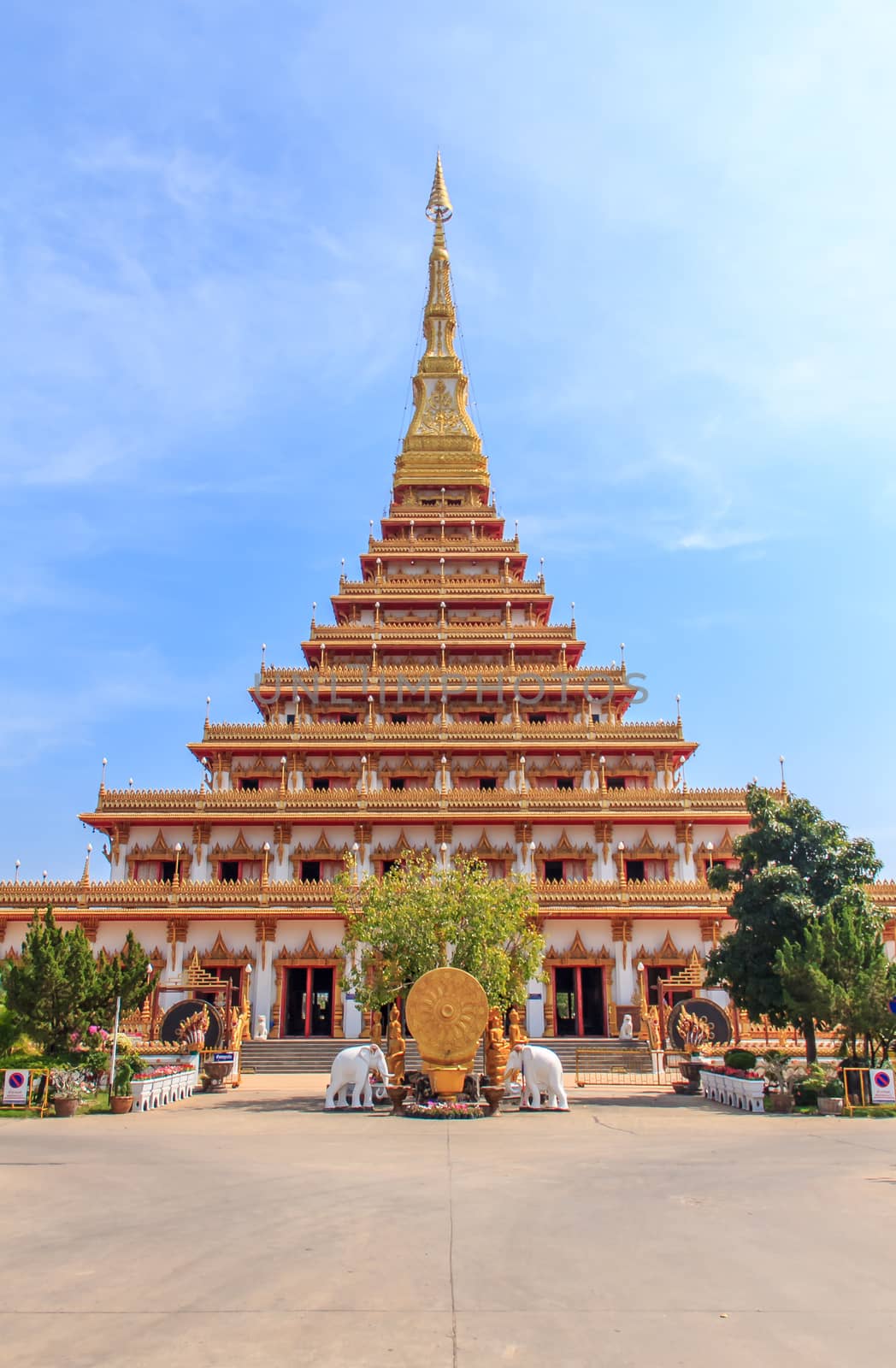 Phra Mahathat Kaen Nakhon,Wat nong wang,The most beautiful temple in Thailand - Khon Kaen