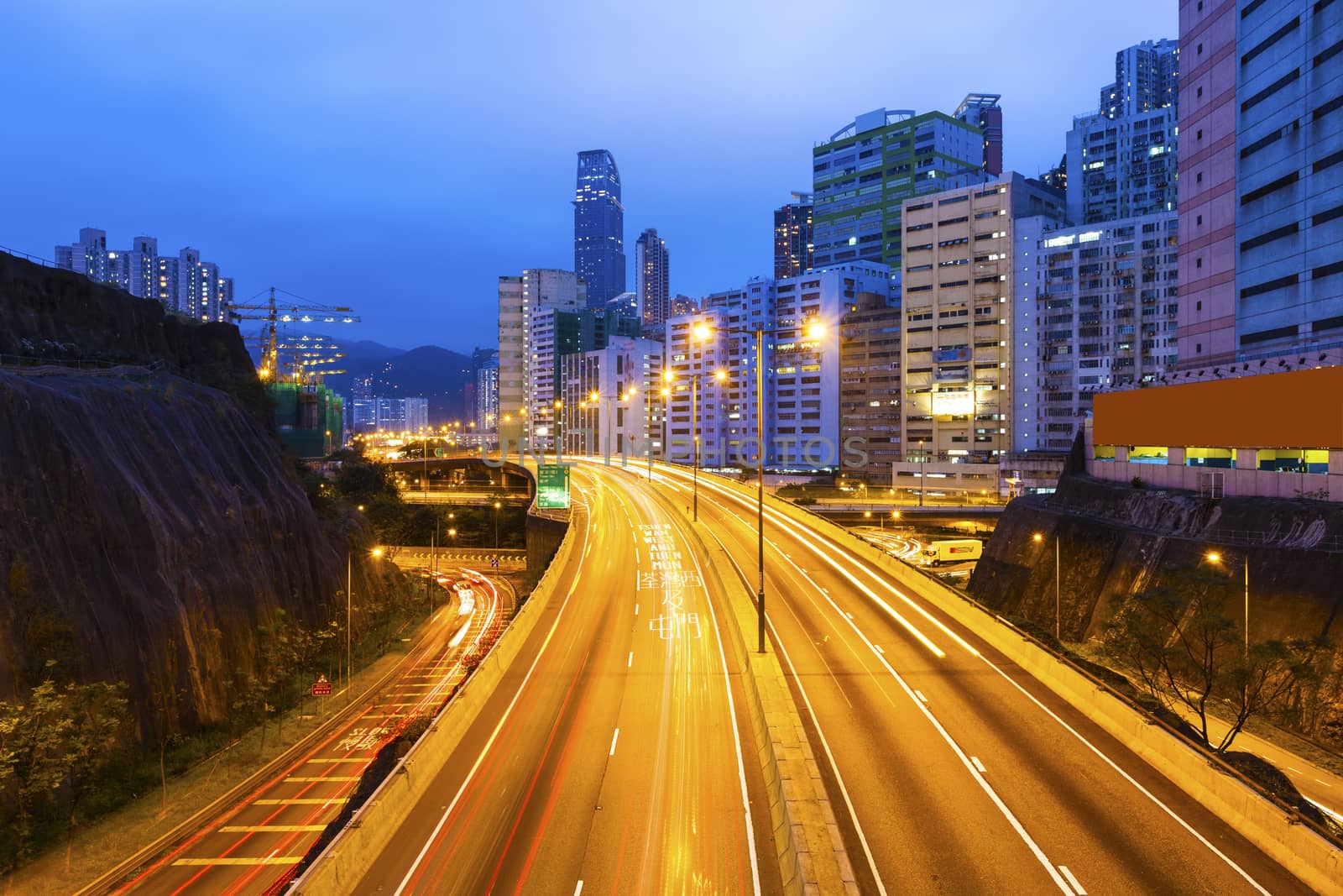 Traffic in downtown in Hong Kong by kawing921