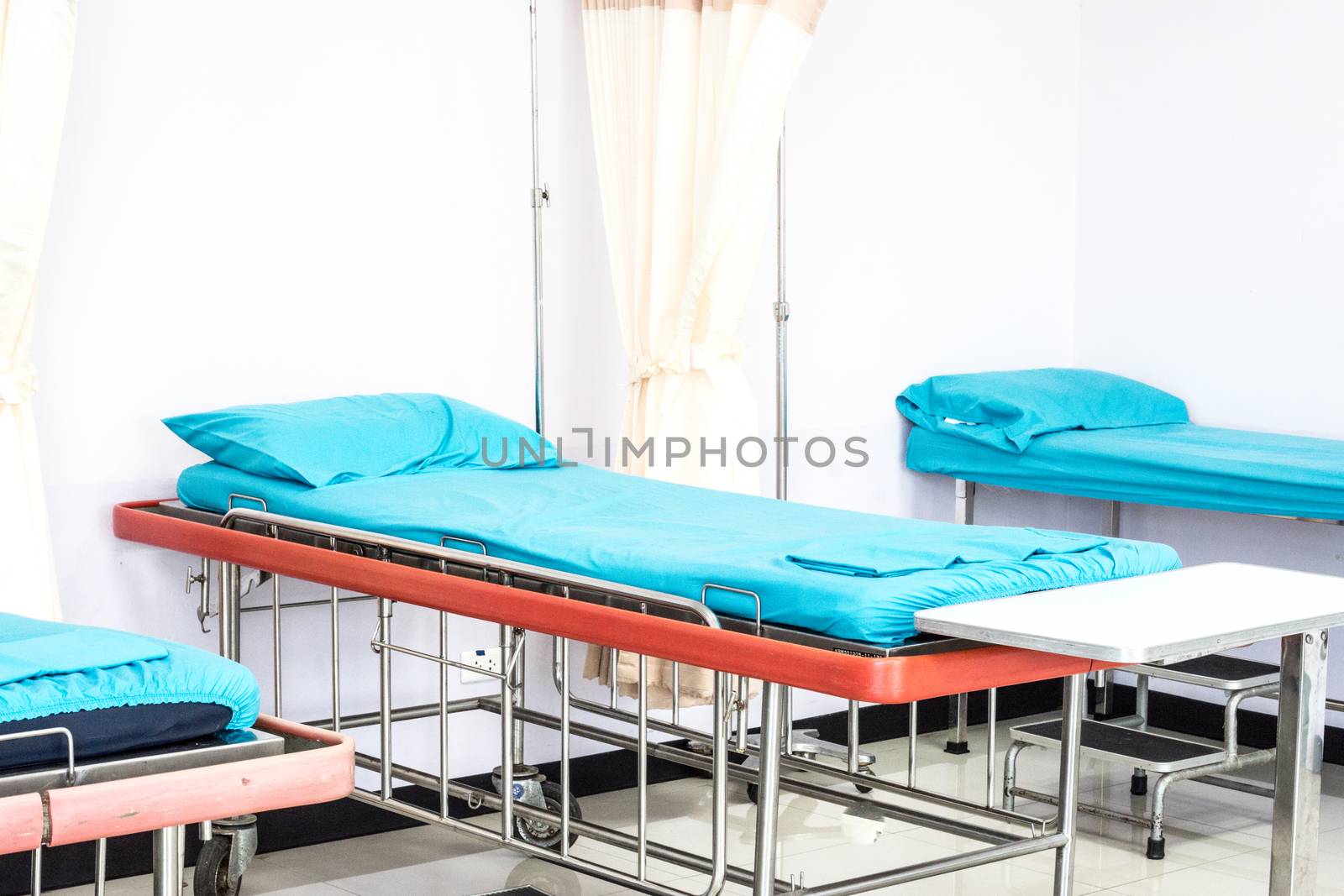 stainless patient beds in emergency room