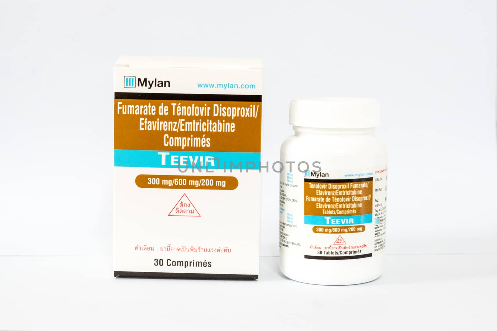 another package of Tenofovir (TEEVIR) from Mylan,shallow focus