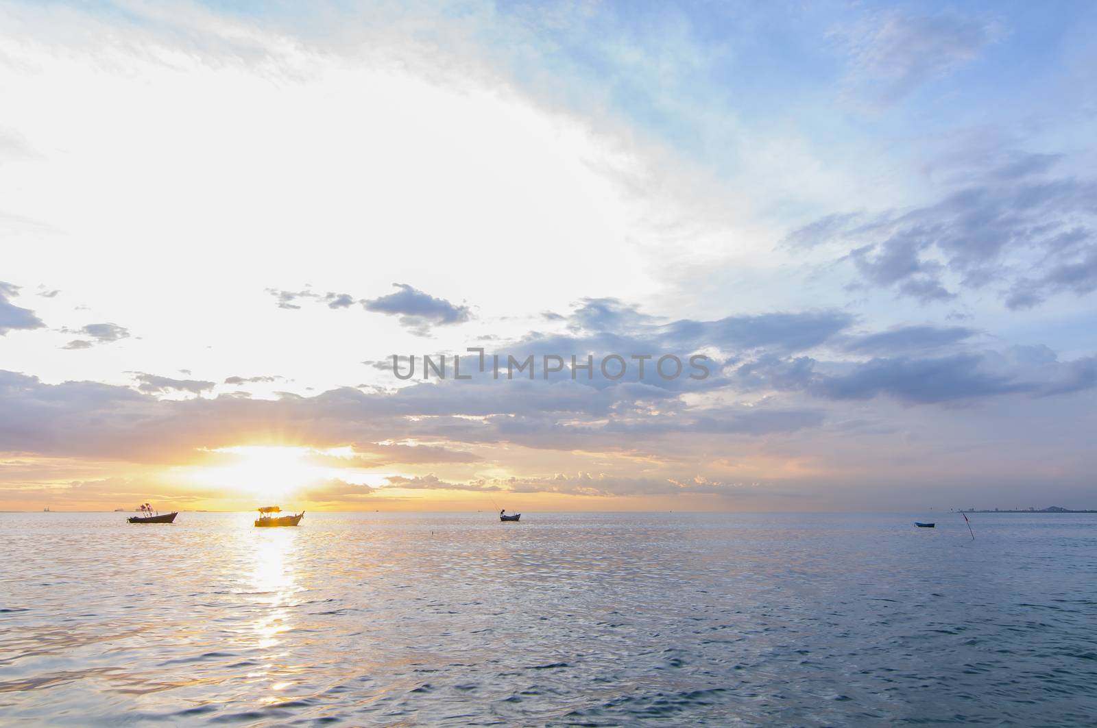 Sunset beach, Bang Phra there are boats on the scene