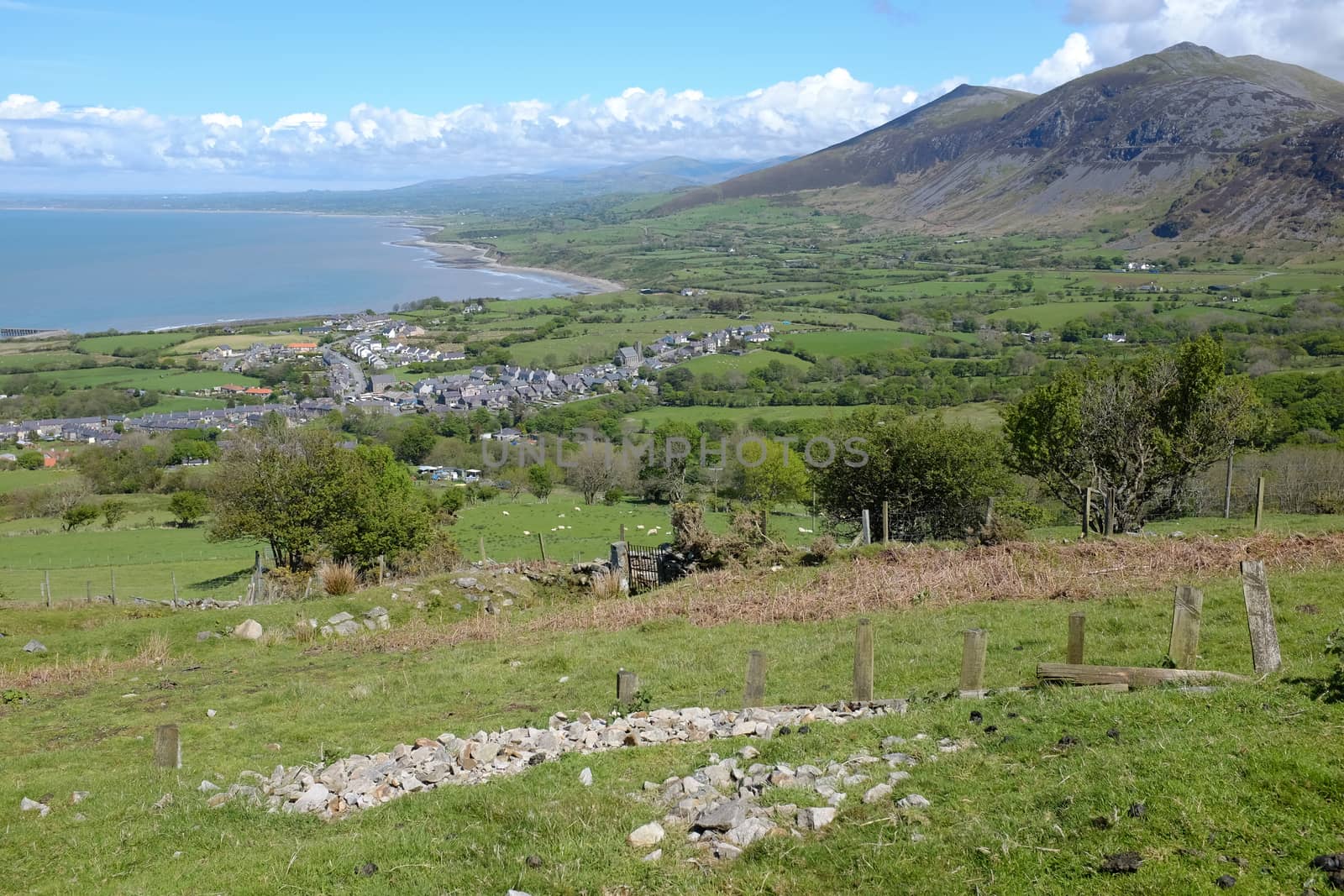 Trefor, Gyrn Ddu. by richsouthwales