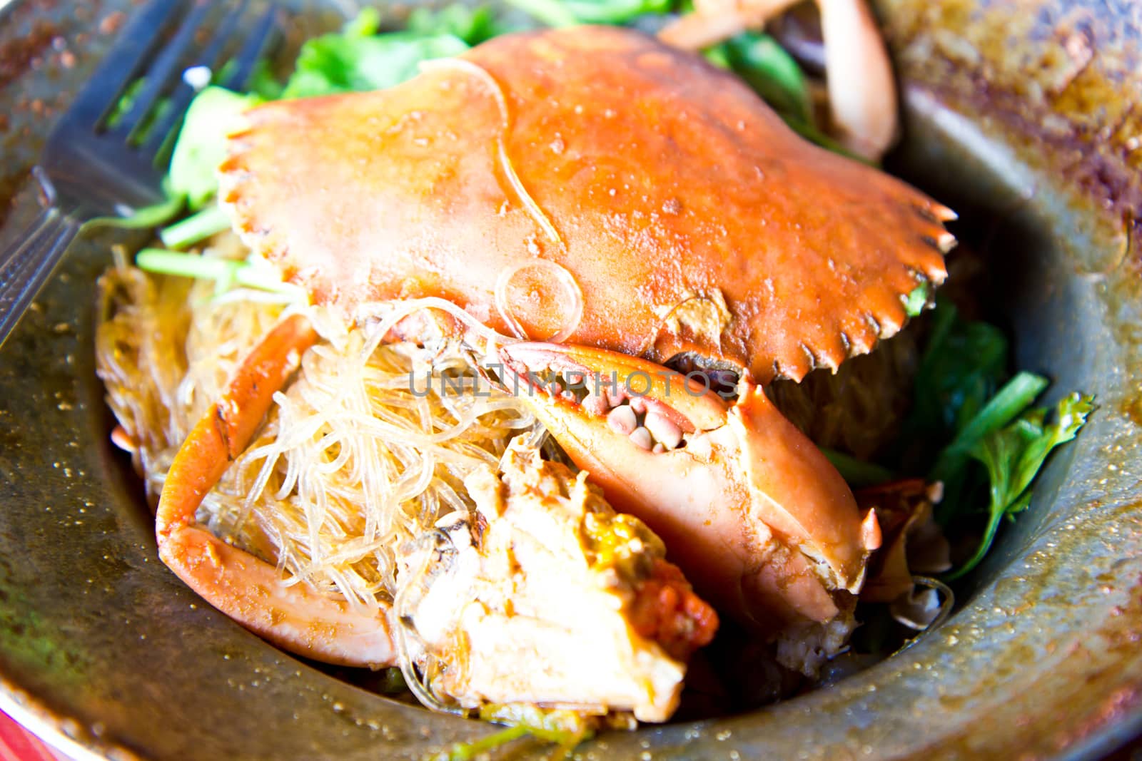 Stream big crab with vermicelli and herb by tisskananat