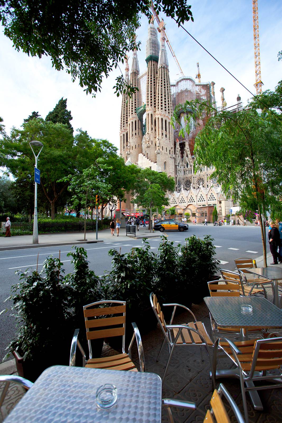 La Sagrada Familia 2013 by Astroid