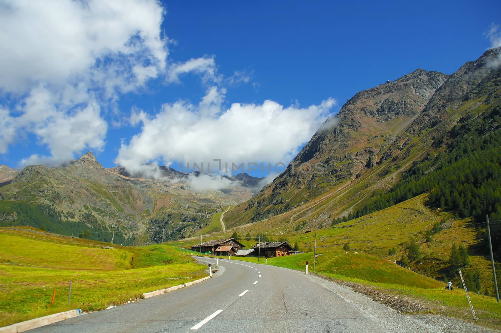 Road to Kurzras in Val Senales