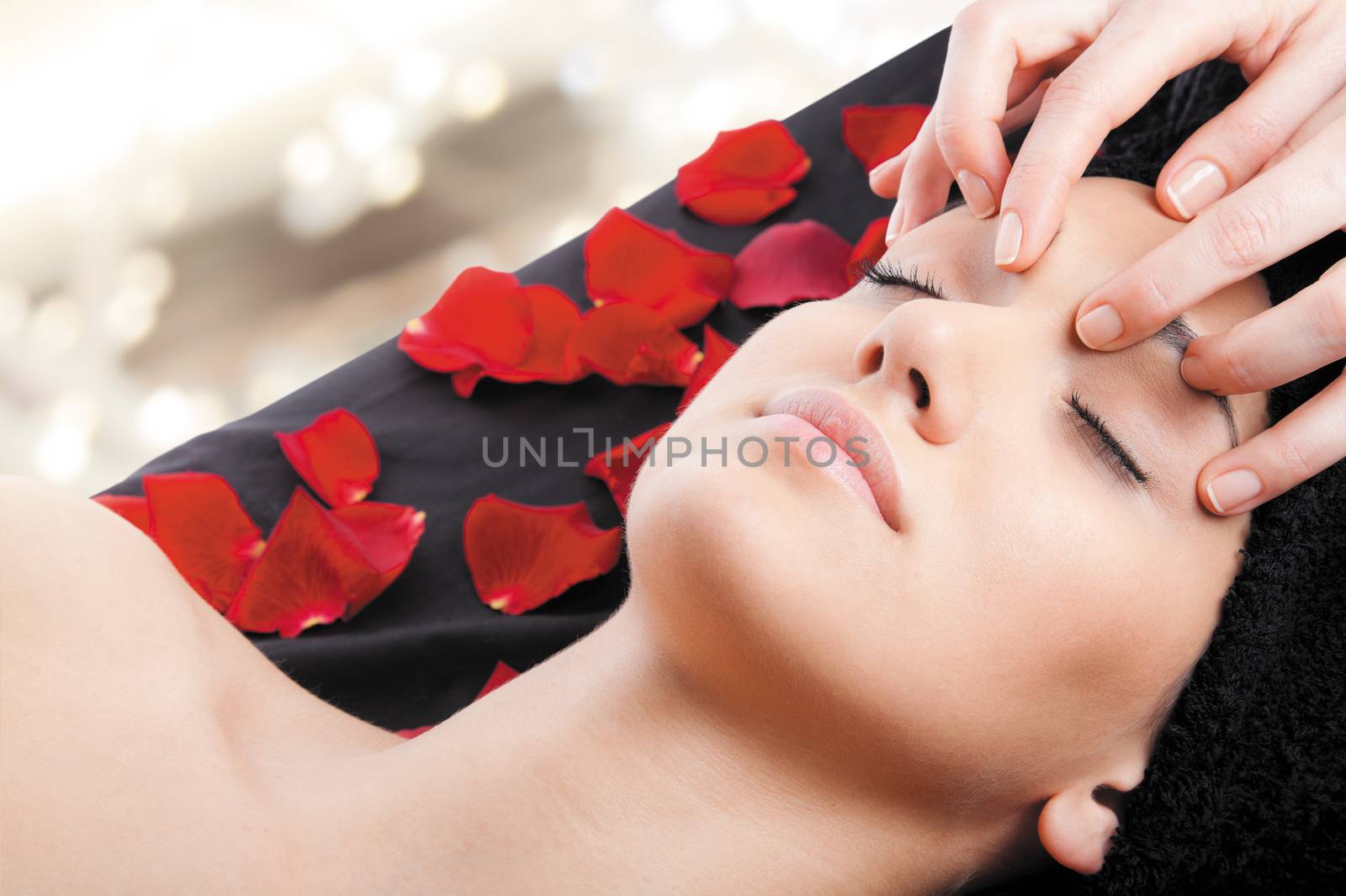 relax massage facial woman by vilevi
