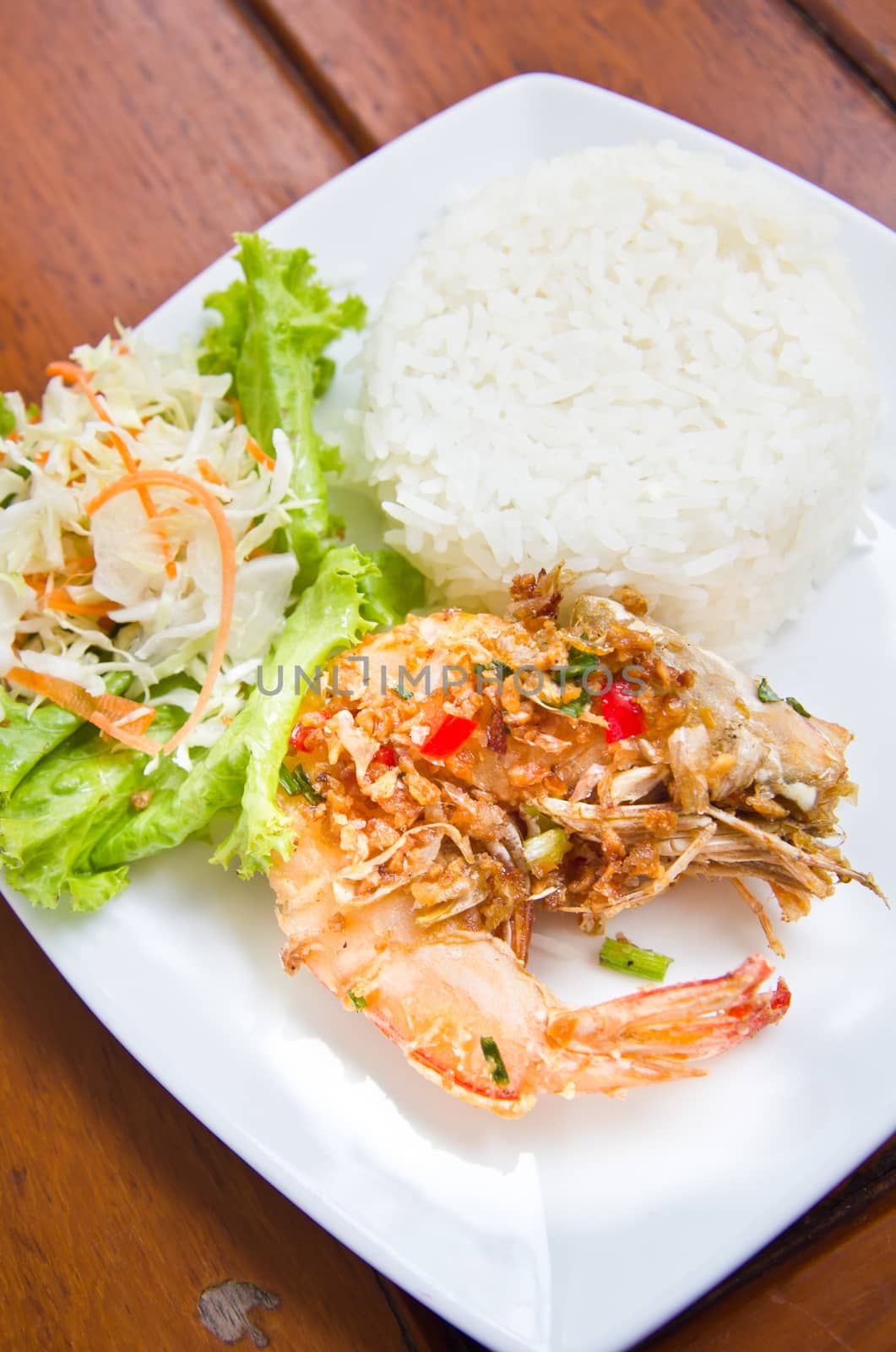 spicy shrimp fried with jasmine rice and vegetable by tisskananat