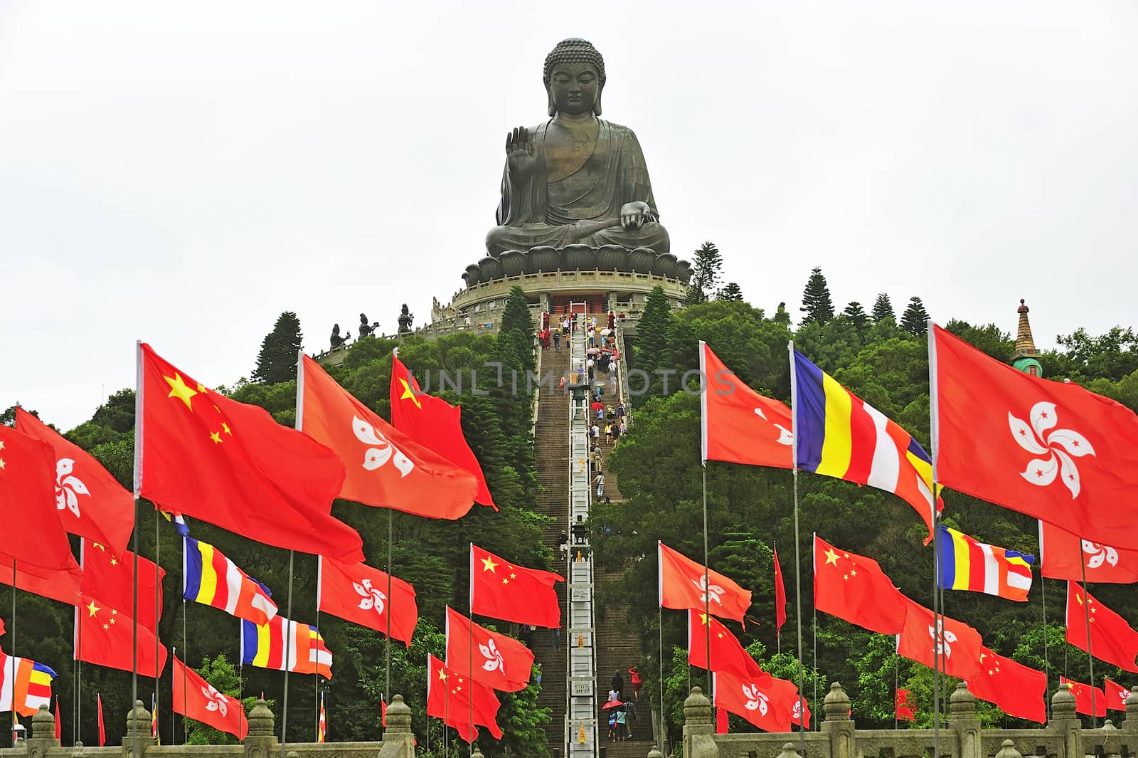 Tian Tan Buddha - The worlds's tallest outdoor seated bronze Bud by think4photop