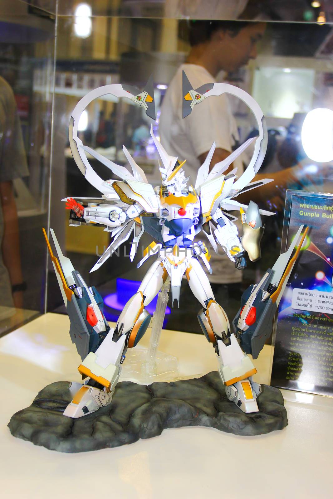 A model of the character Gundam from the movies and comics 10 by redthirteen