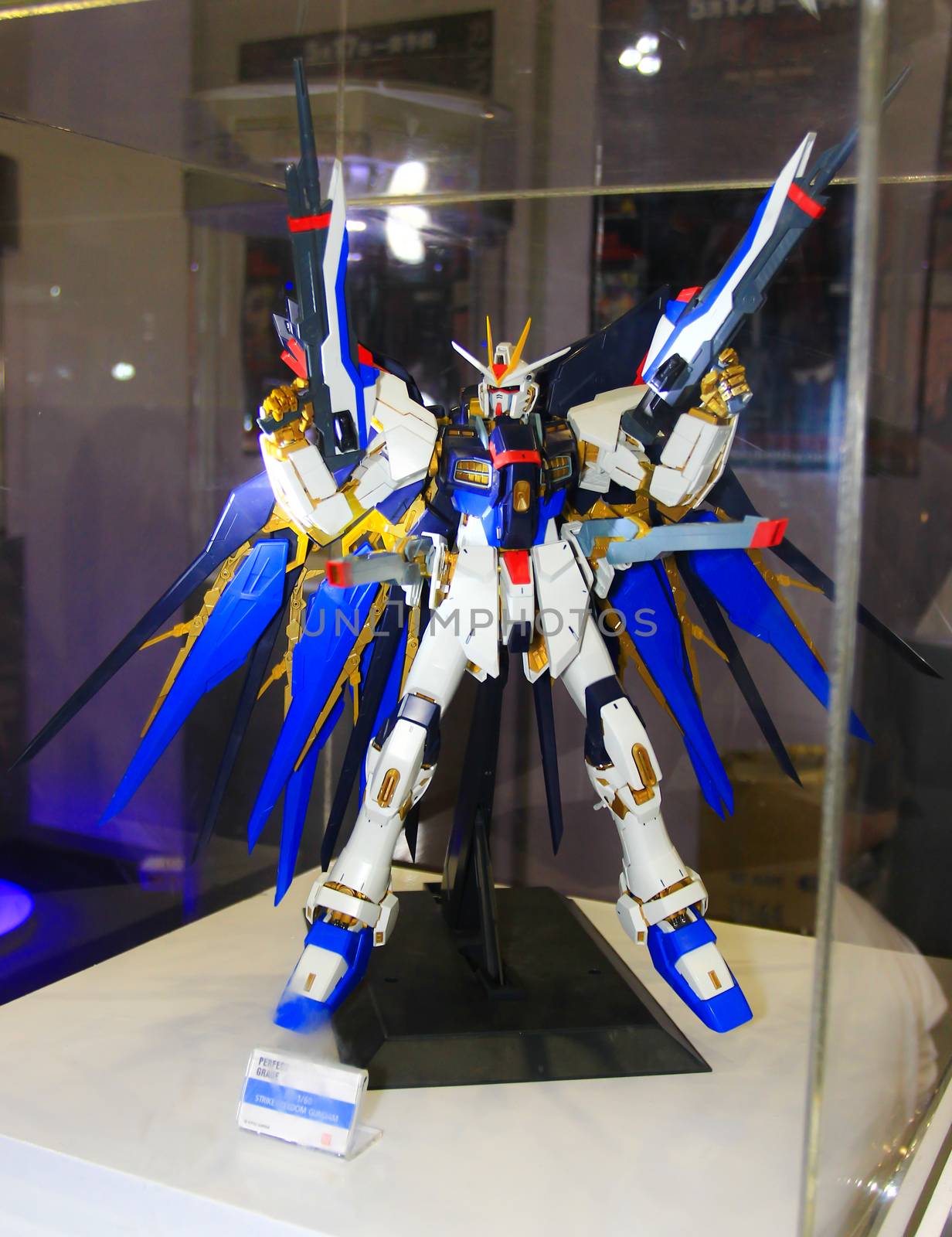 A model of the character Gundam from the movies and comics 9 by redthirteen