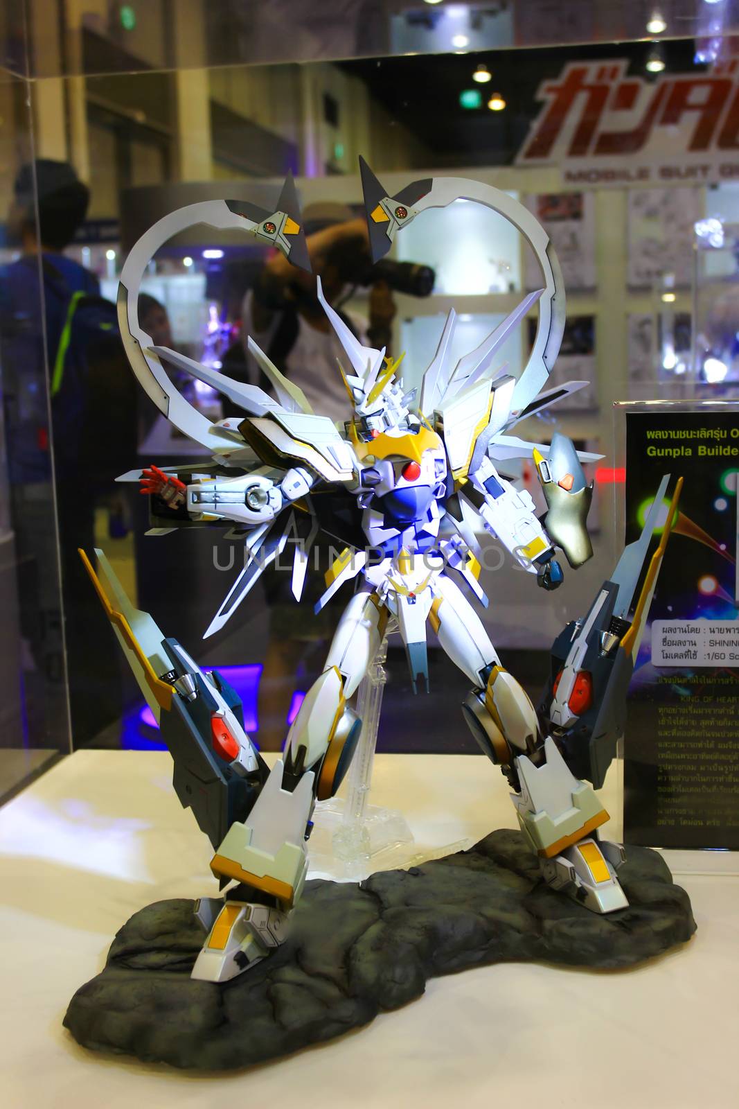 A model of the character Gundam from the movies and comics 13 by redthirteen