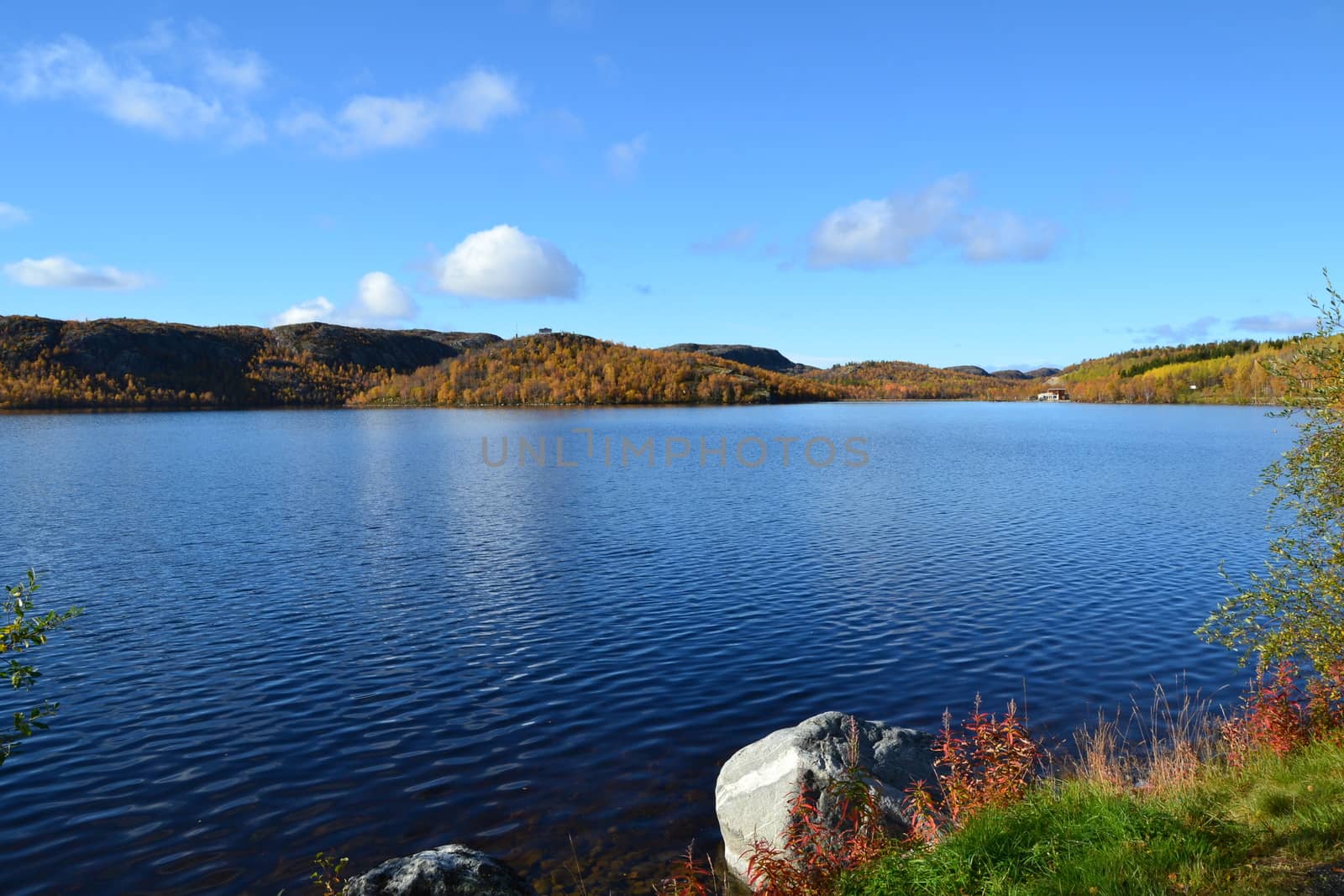 Lake in Kirkenes Norway by ruv86