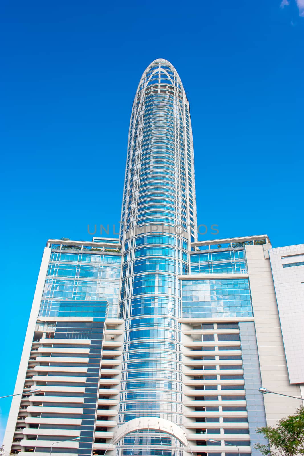 BANGKOK, THAILAND - JANUARY 13: Unknow modern building with blue sky in Bangkok.  on JAN 13, 2014.