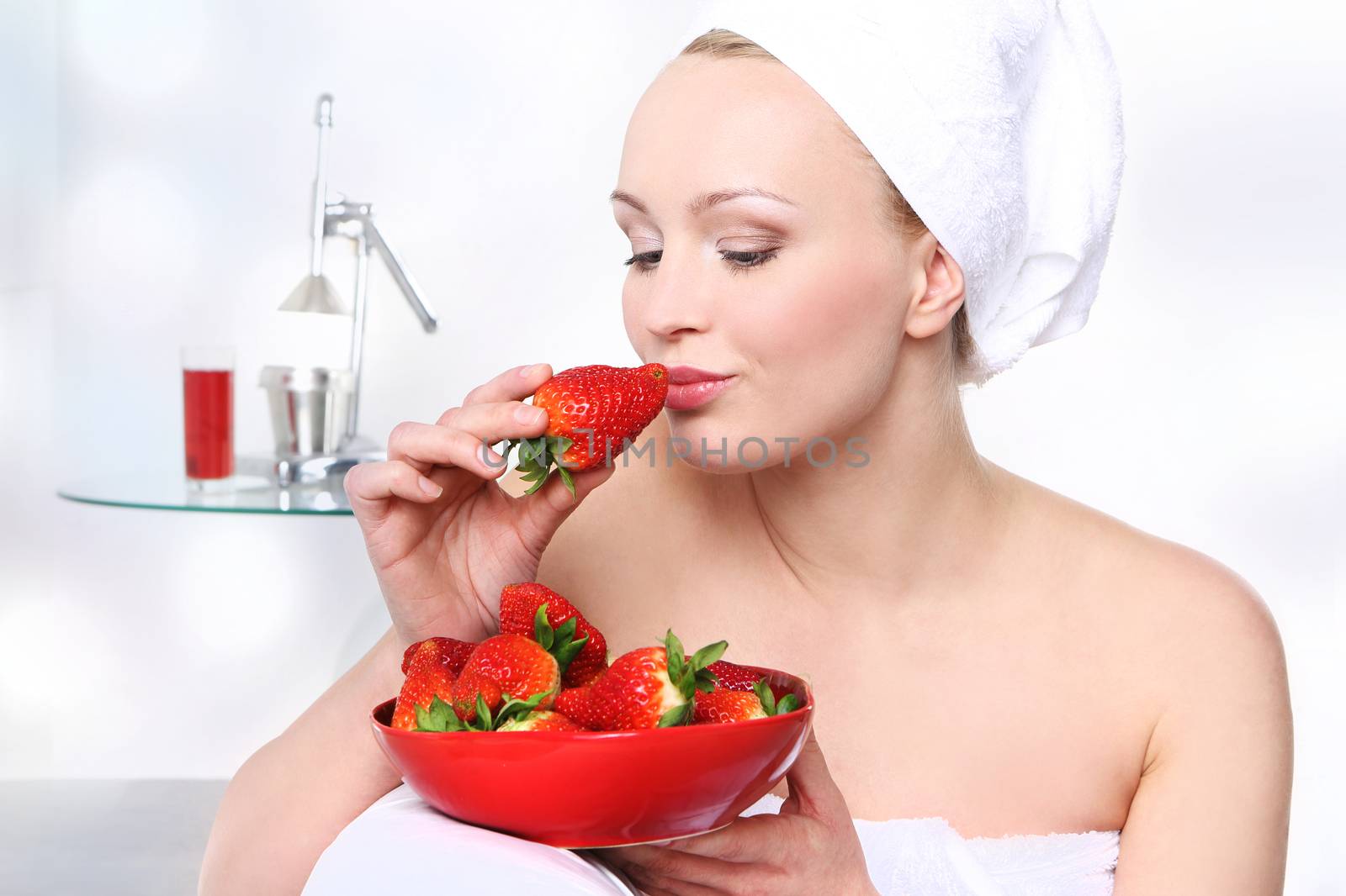Diet strawberry by robert_przybysz