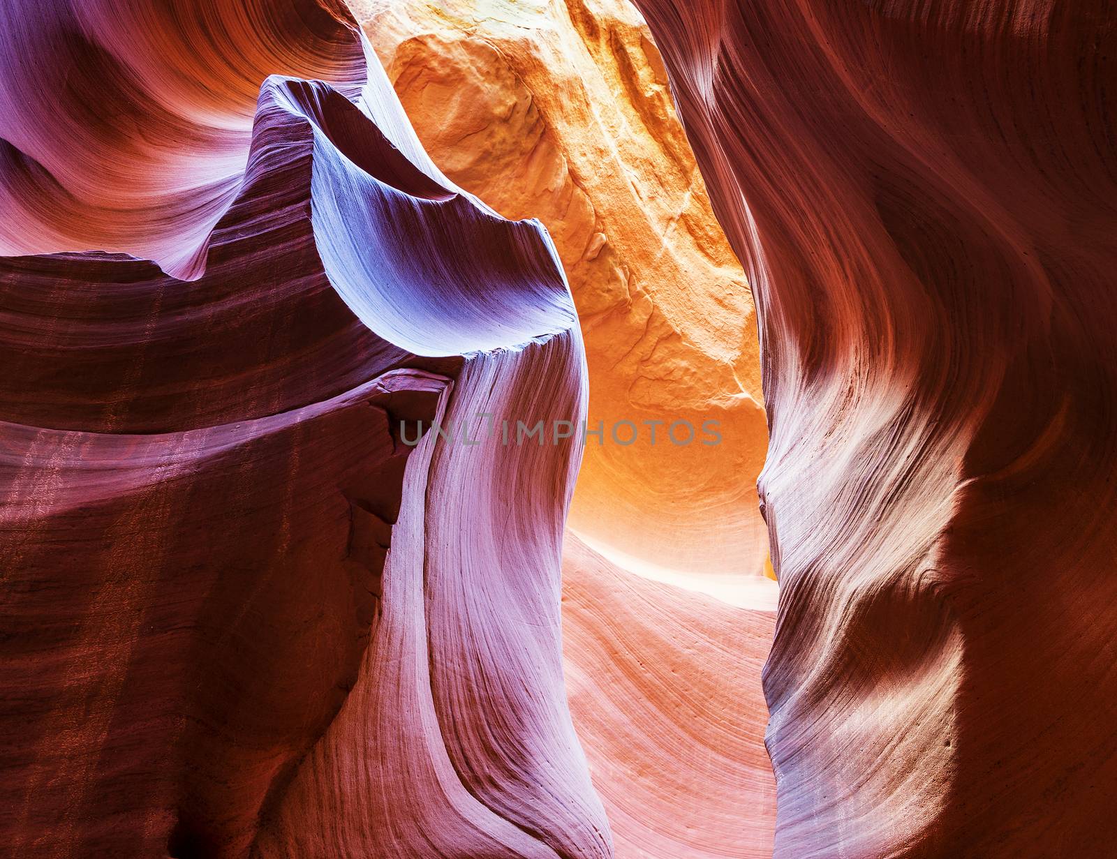 The Antelope Canyon, Page,  by ventdusud