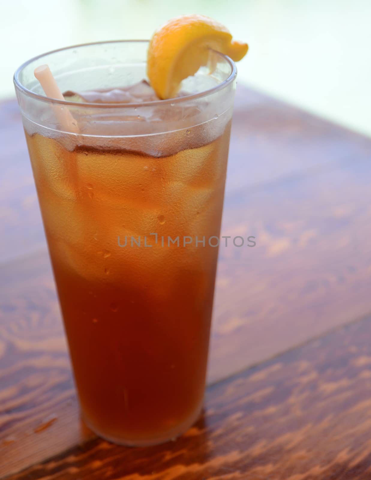 ice tea with lemon on a table