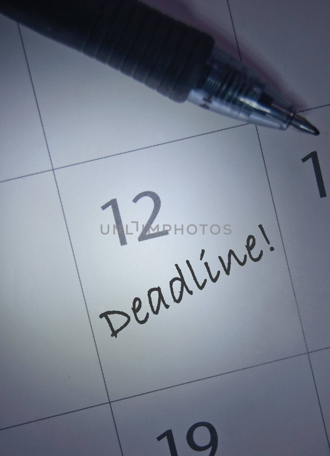 Calendar entry with deadline reminder 