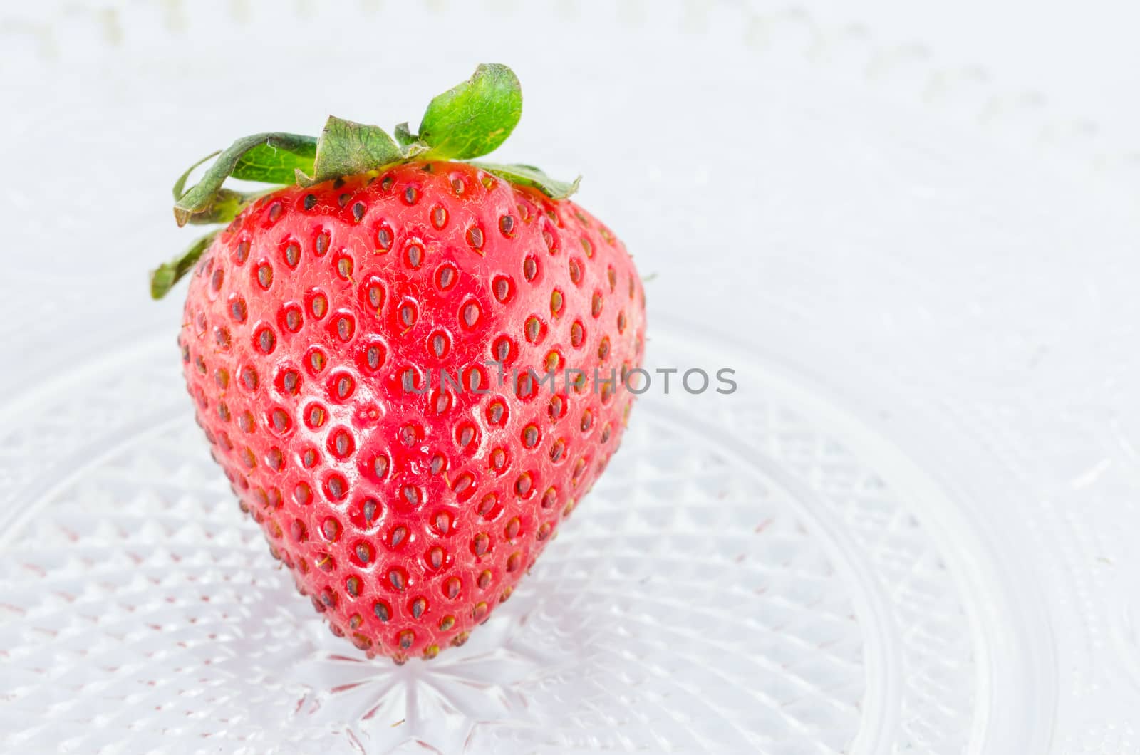 Organic Strawberry fruits  by sweetcrisis