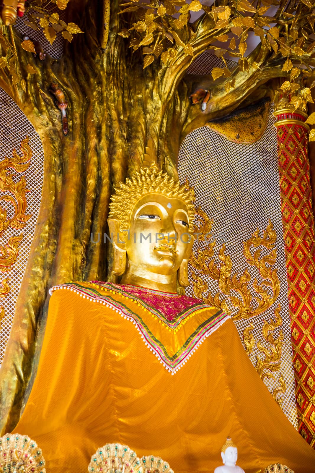 golden buddha by nattapatt