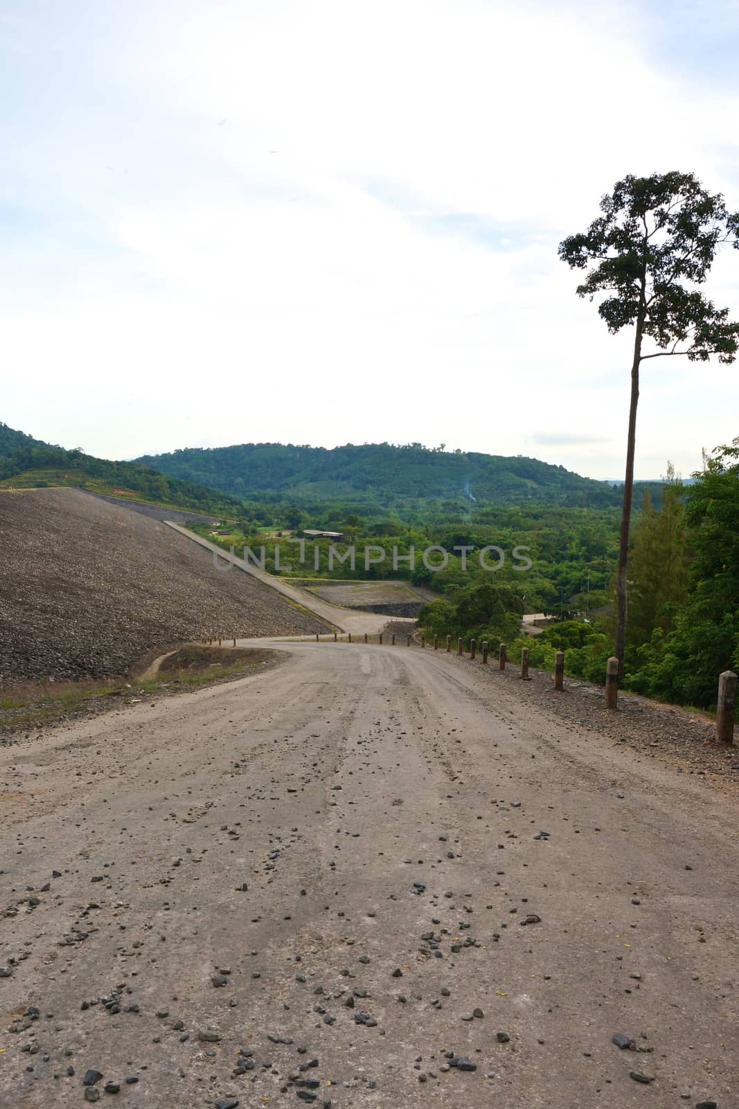 Curve of way down from dam by eaglesky