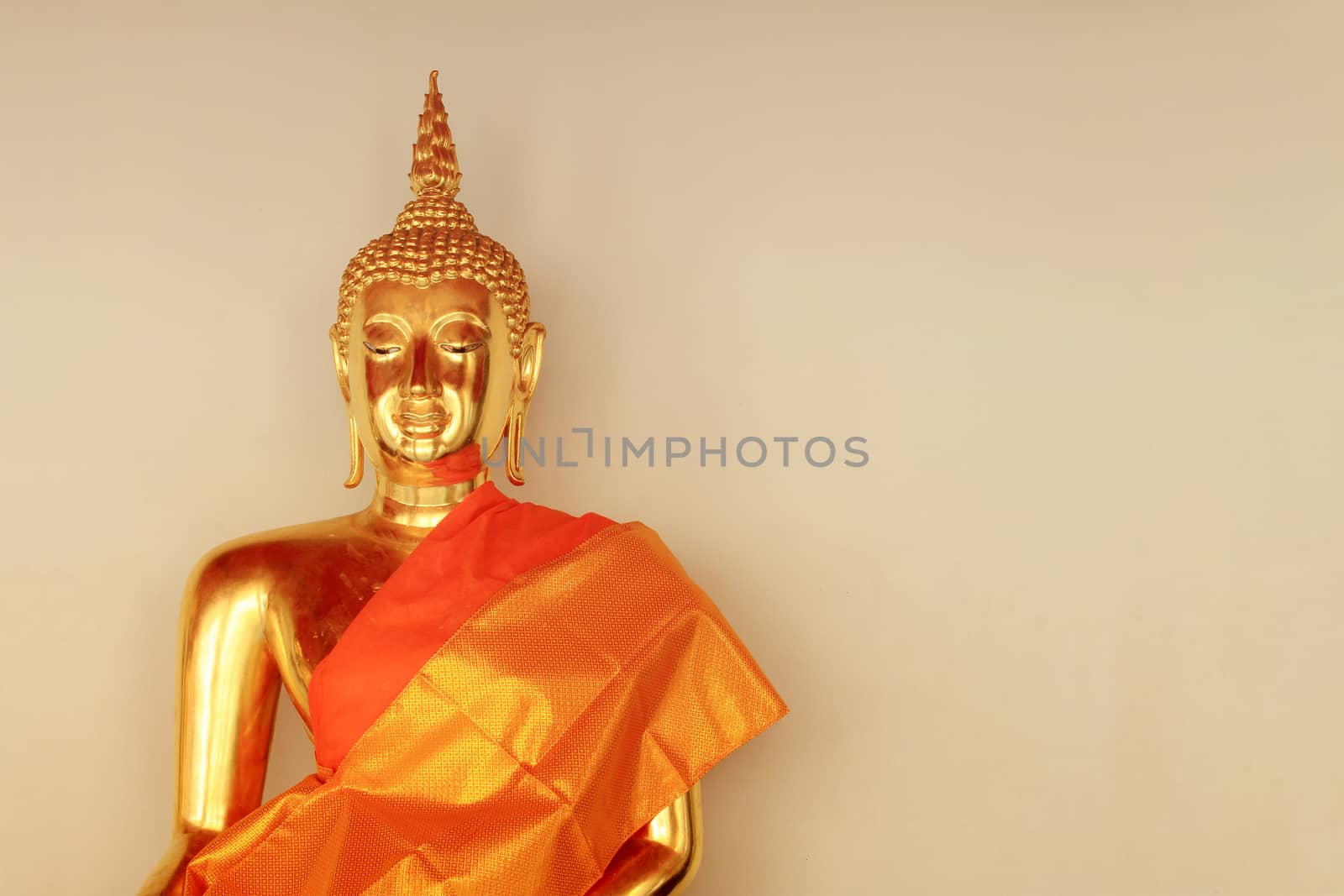 Golden buddha statue at Wat Pho, Bangkok