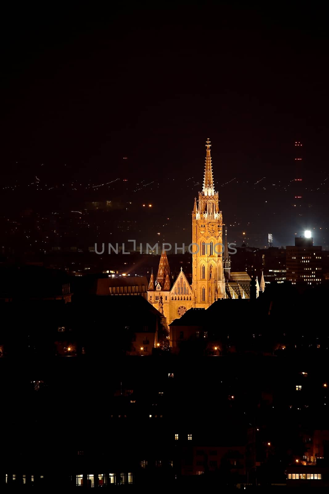 Budapest night by Gudella