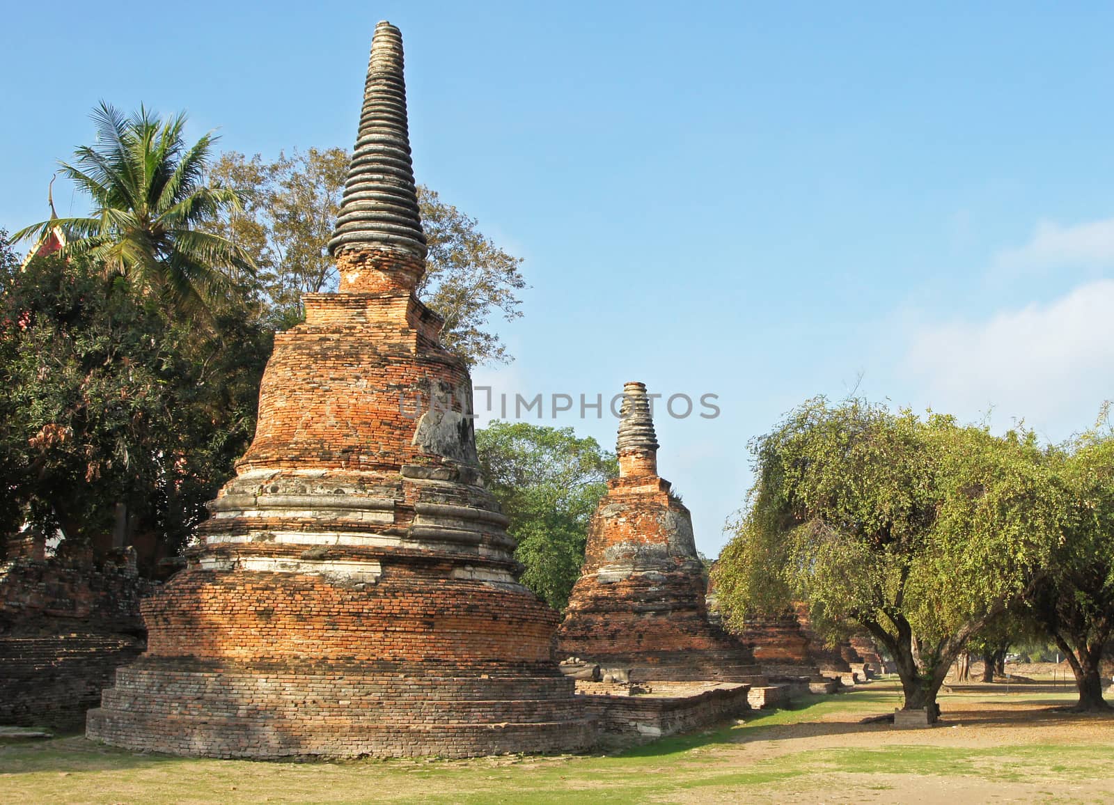 Wat Phra Si Sanphet, Ayutthaya, Thailand  by alfotokunst