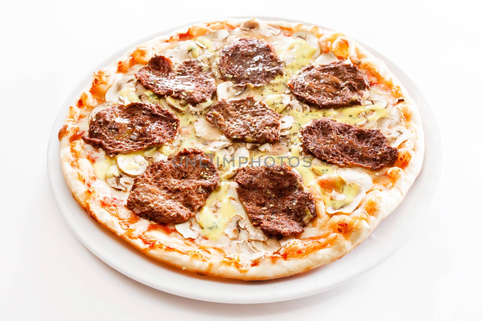 pizza with beef