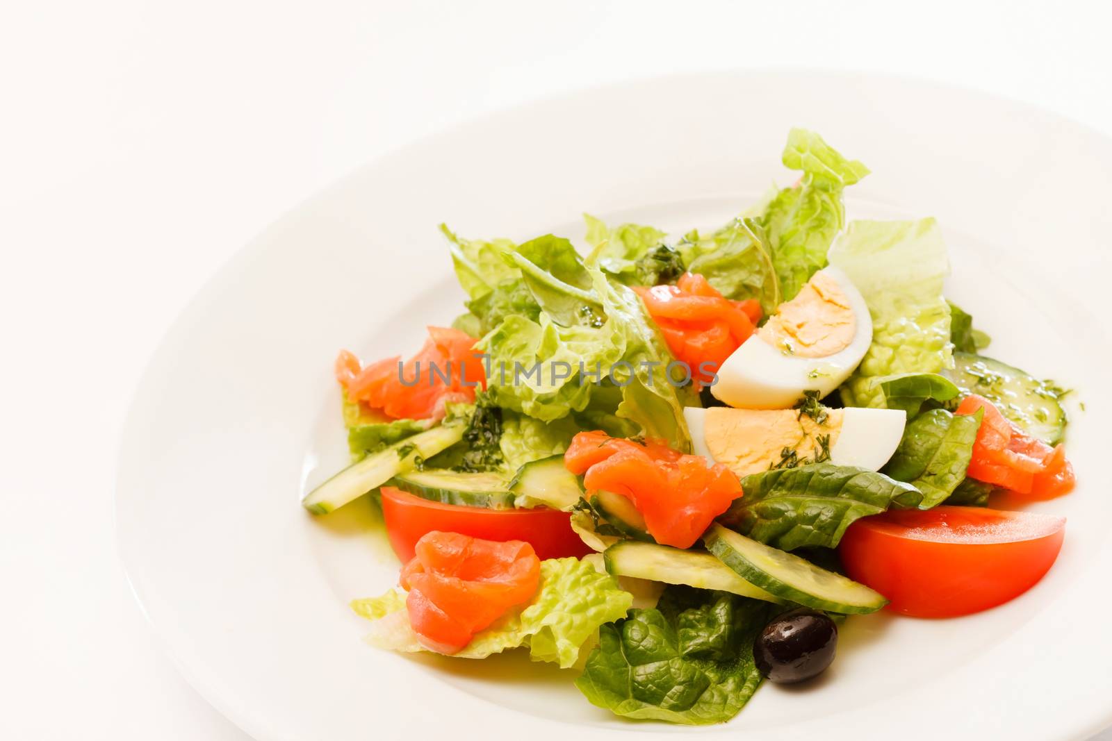 vegetable salad with egg