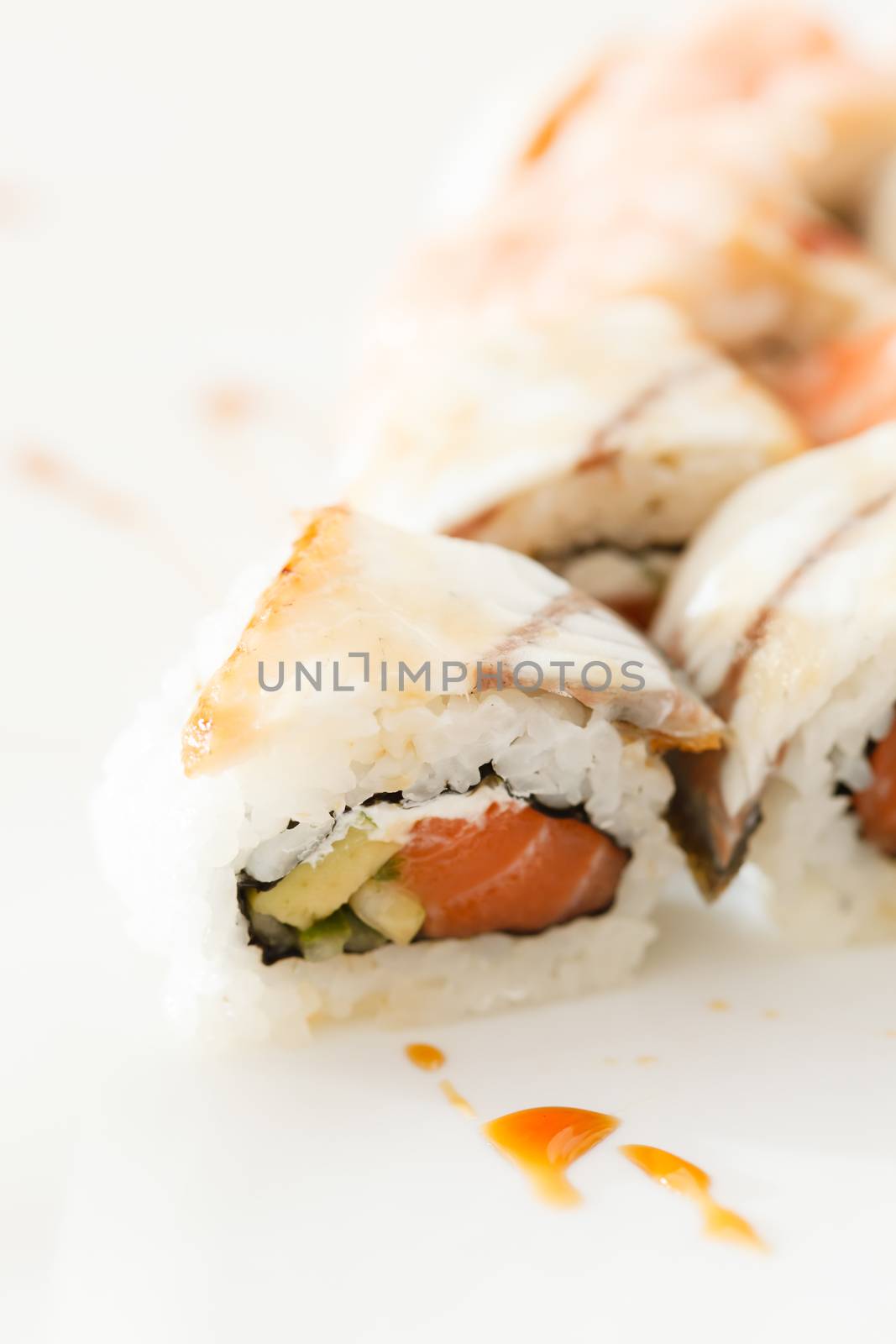 tasty sushi by shebeko