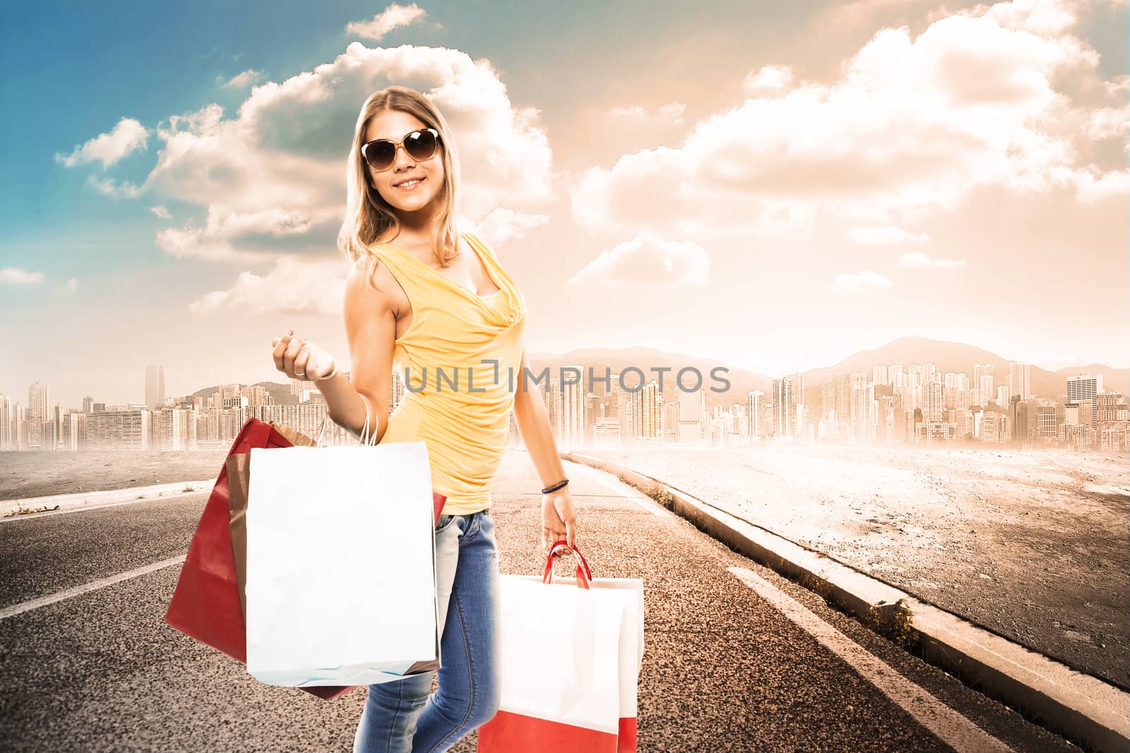 girls with shopper in the city