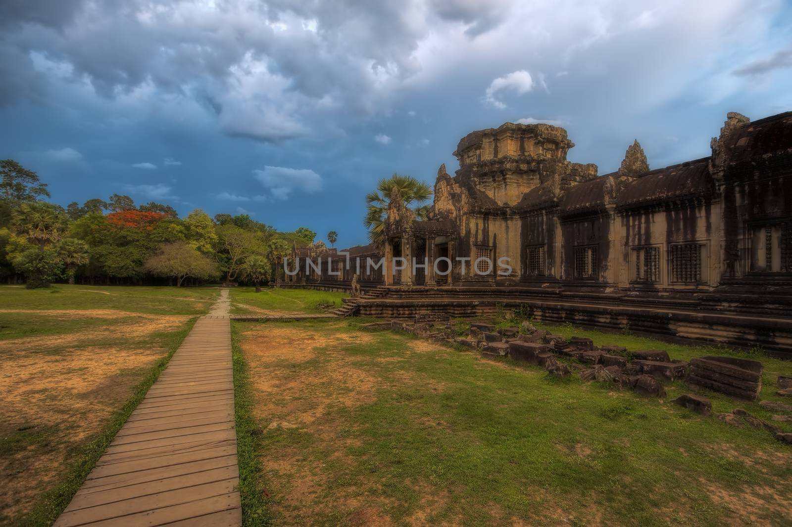 Sunset over Angkor Wat by kjorgen