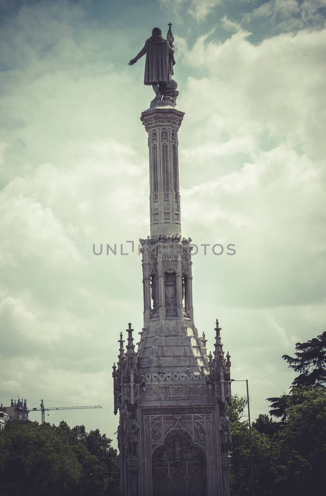 Colon monument, Image of the city of Madrid, its characteristic by FernandoCortes