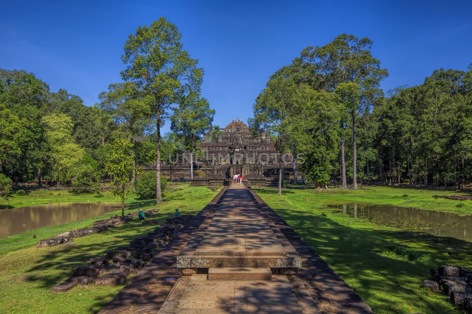 Angkor Archaeological Park by kjorgen