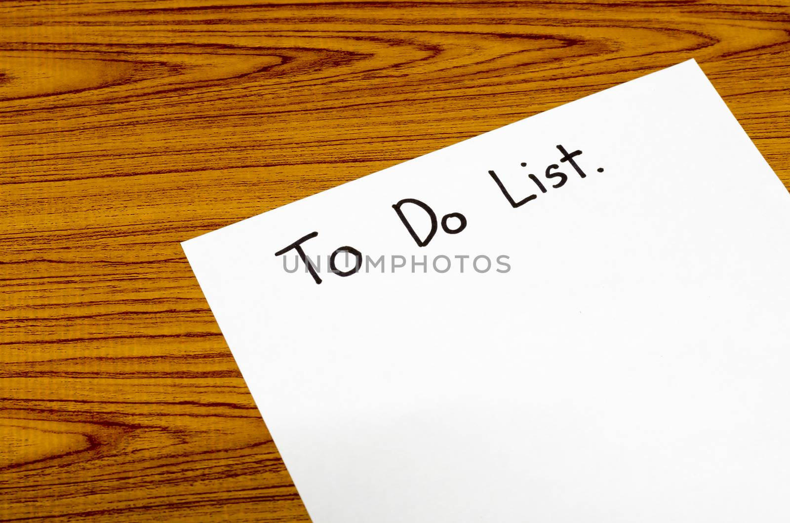 paper write to do list word on wood background