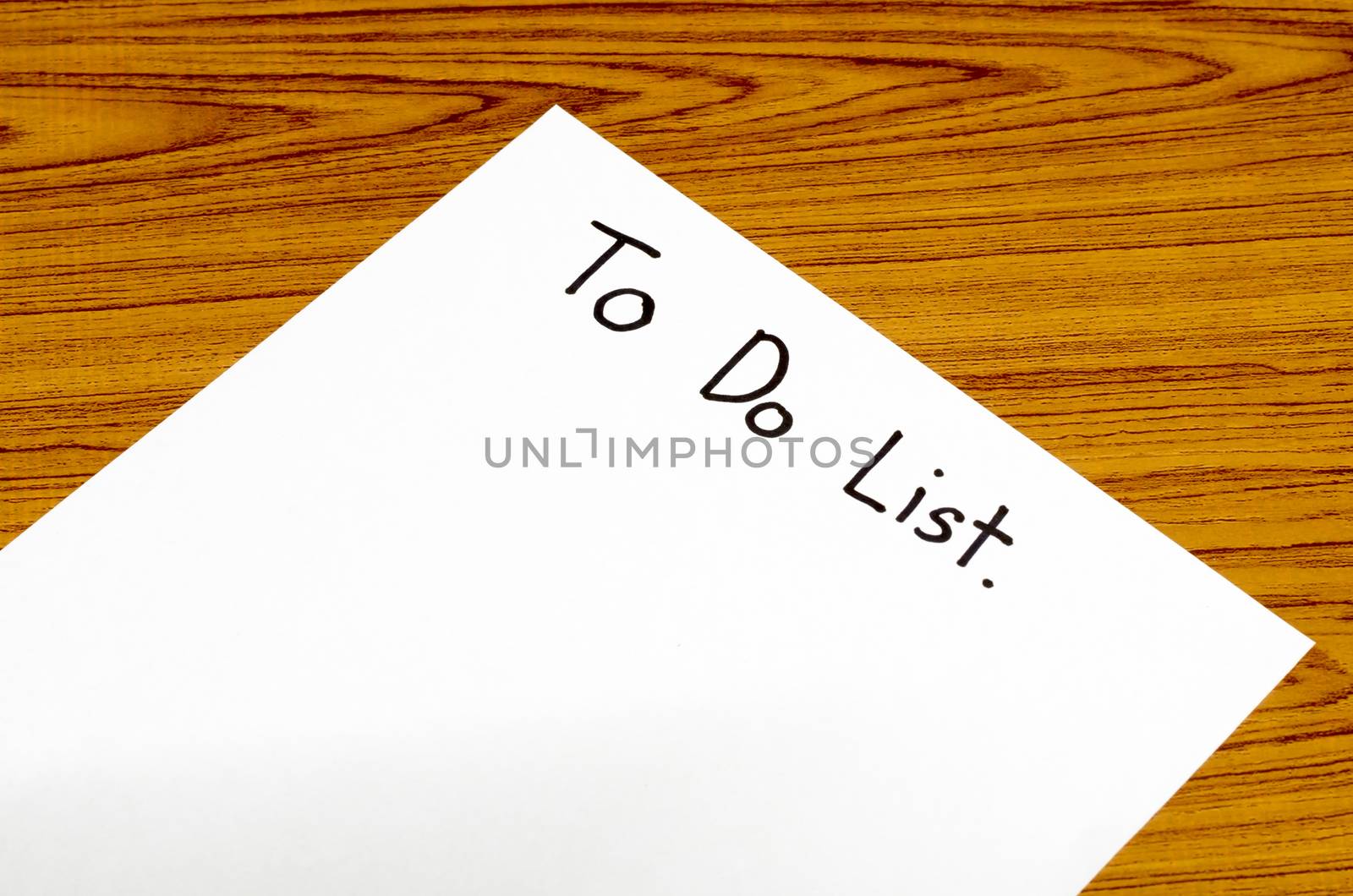 paper write to do list word on wood background