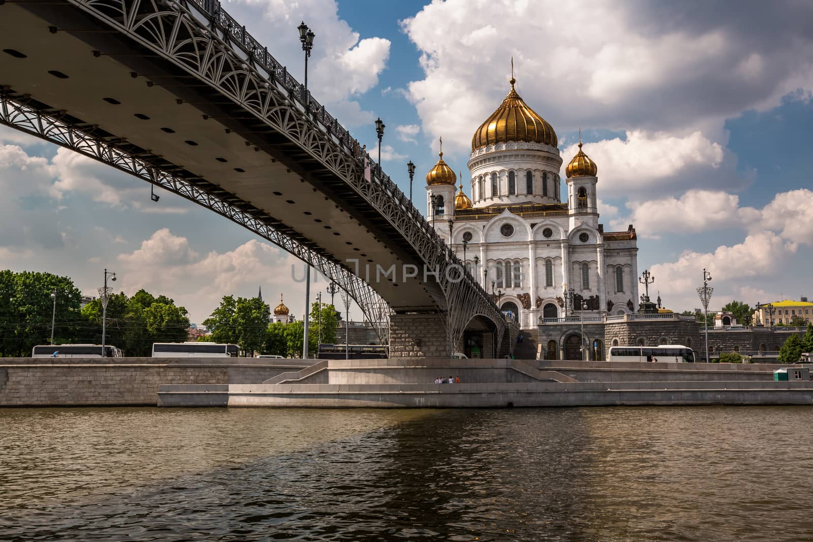 Cathedral of Christ the Saviour and Pedestrian Patriarshy Bridge, Moscow, Russia