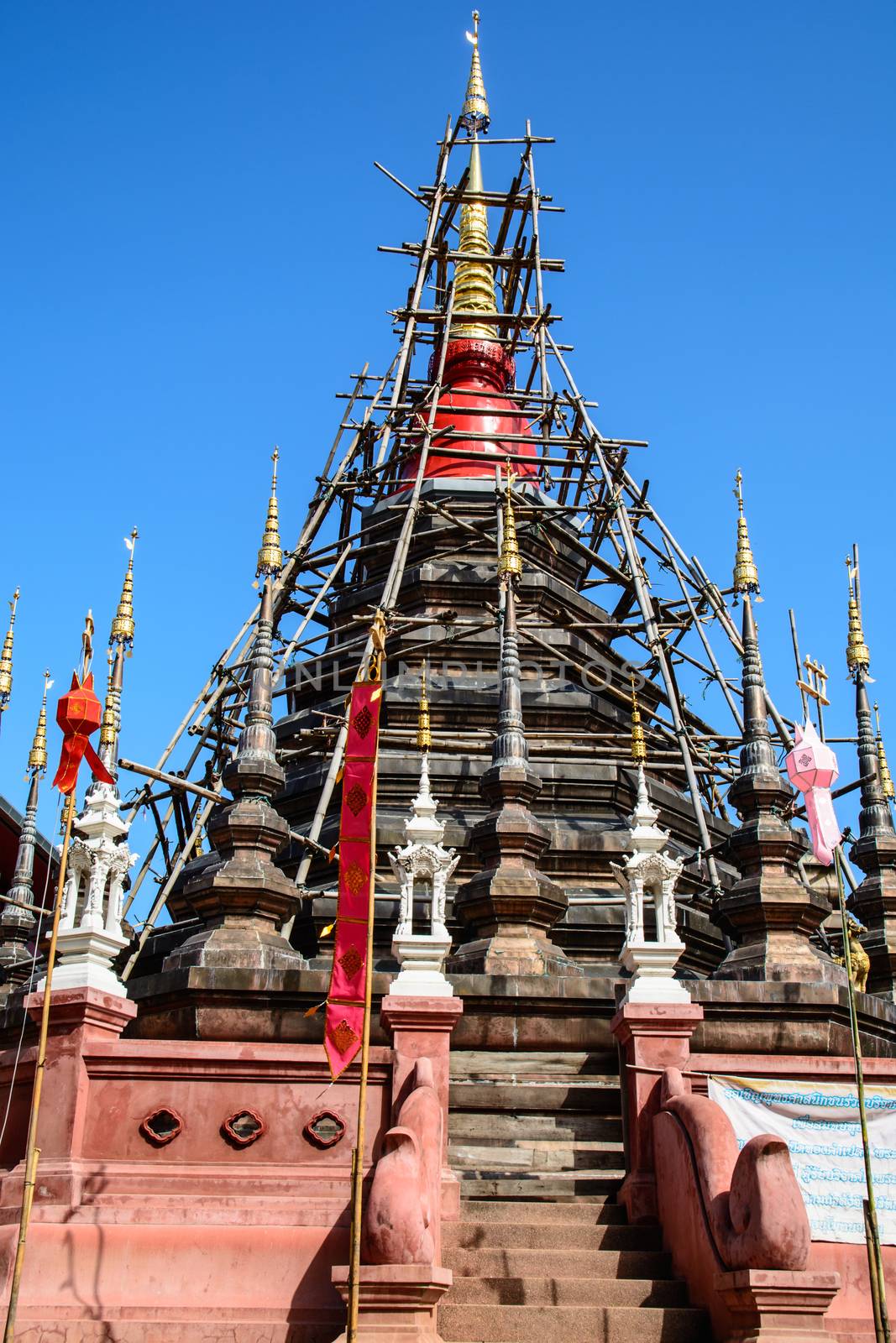 An ancient pagoda has been repaired in the Thai temple