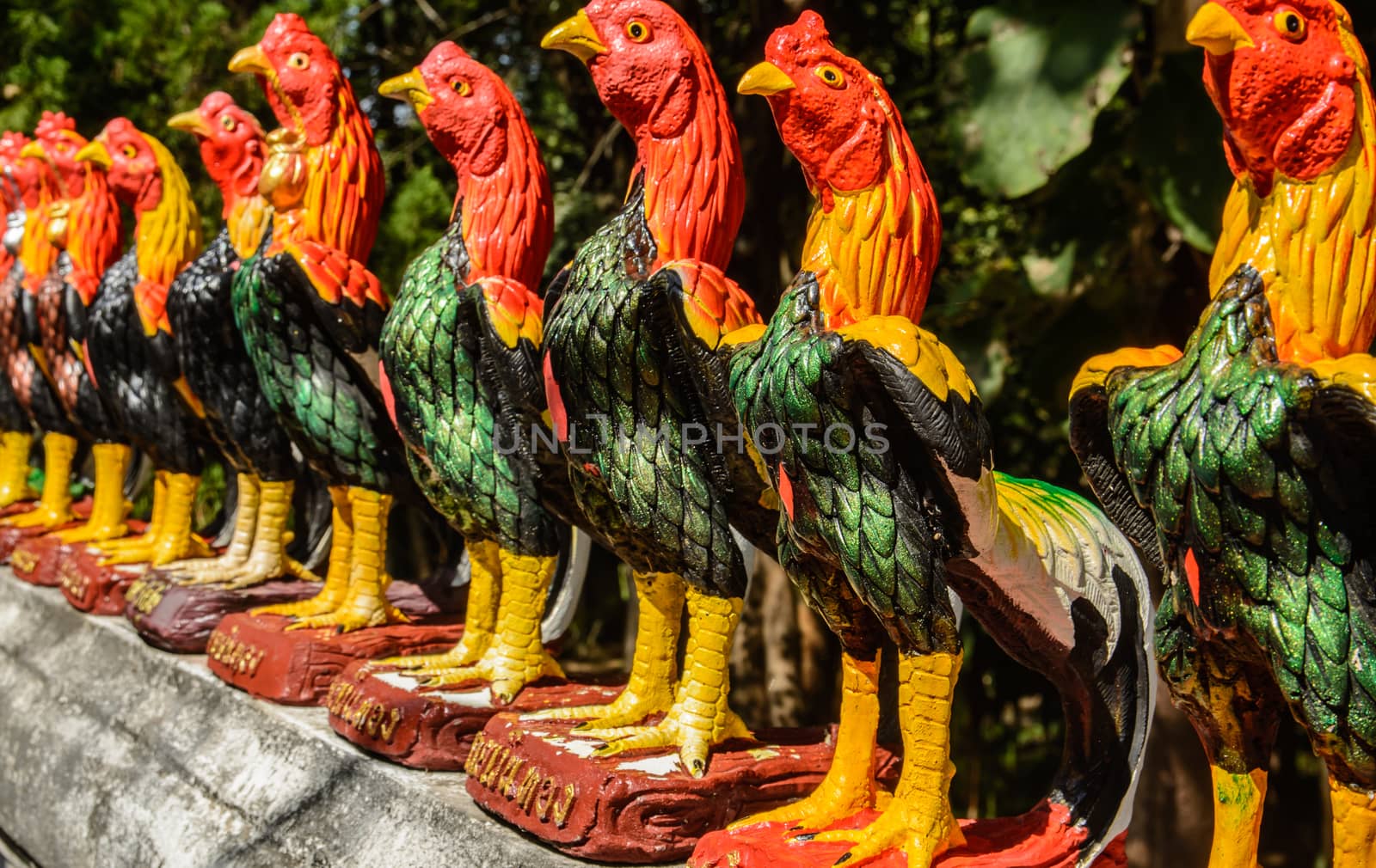 the beautiful red rooster statue for decorating house and places such as temple and pagoda