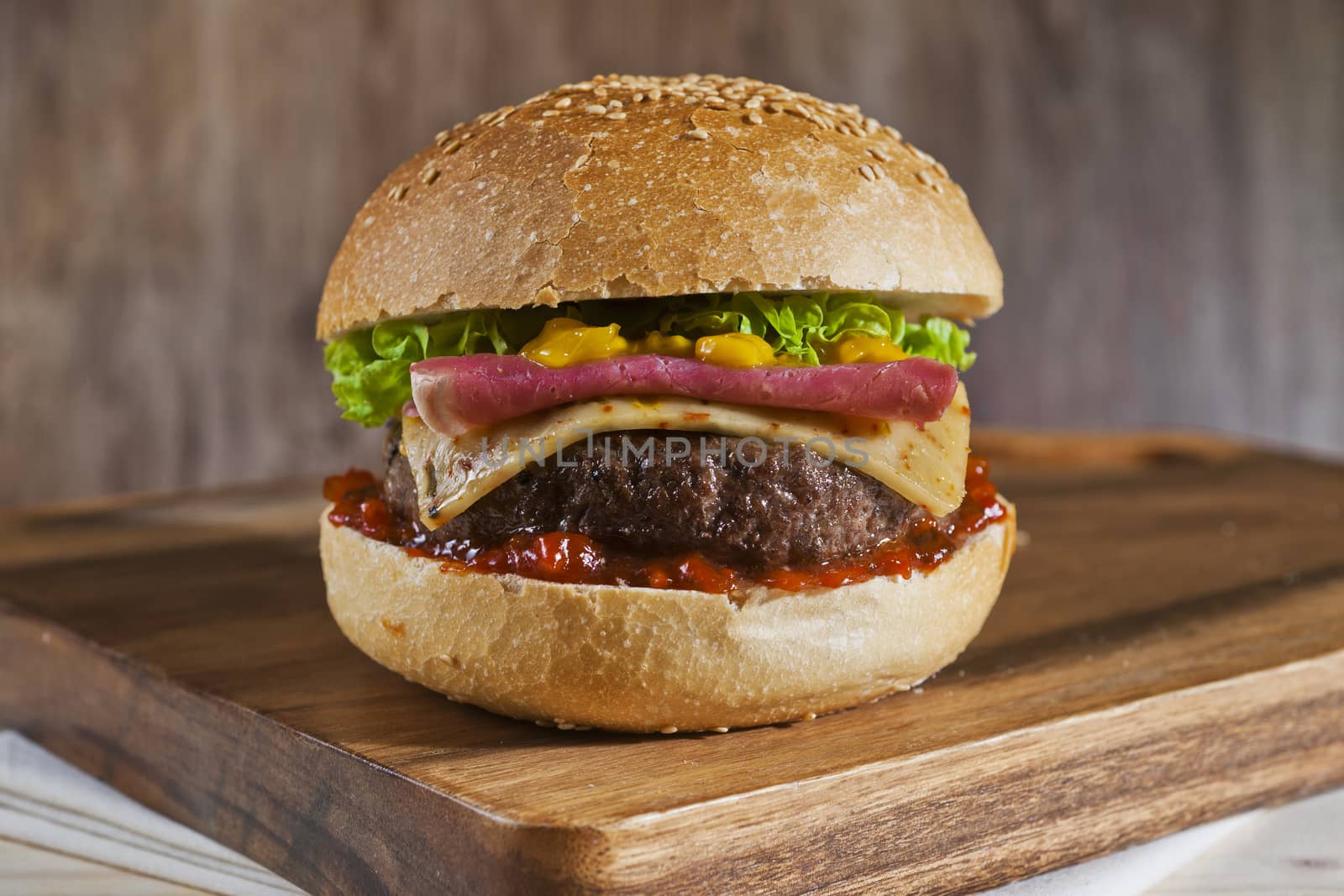 Sirloin Steak Burger by emirkoo