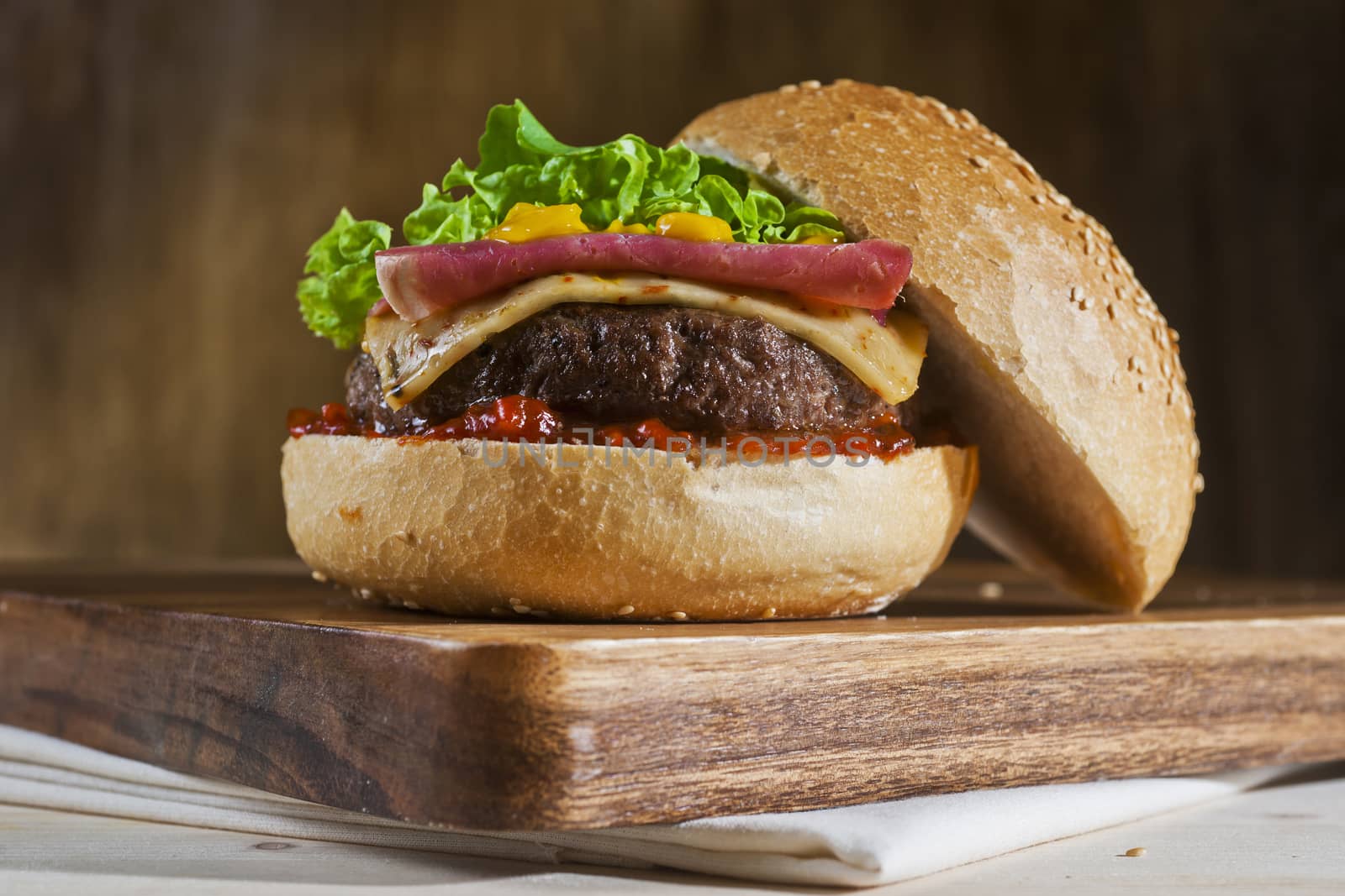 Sirloin Steak Burger by emirkoo