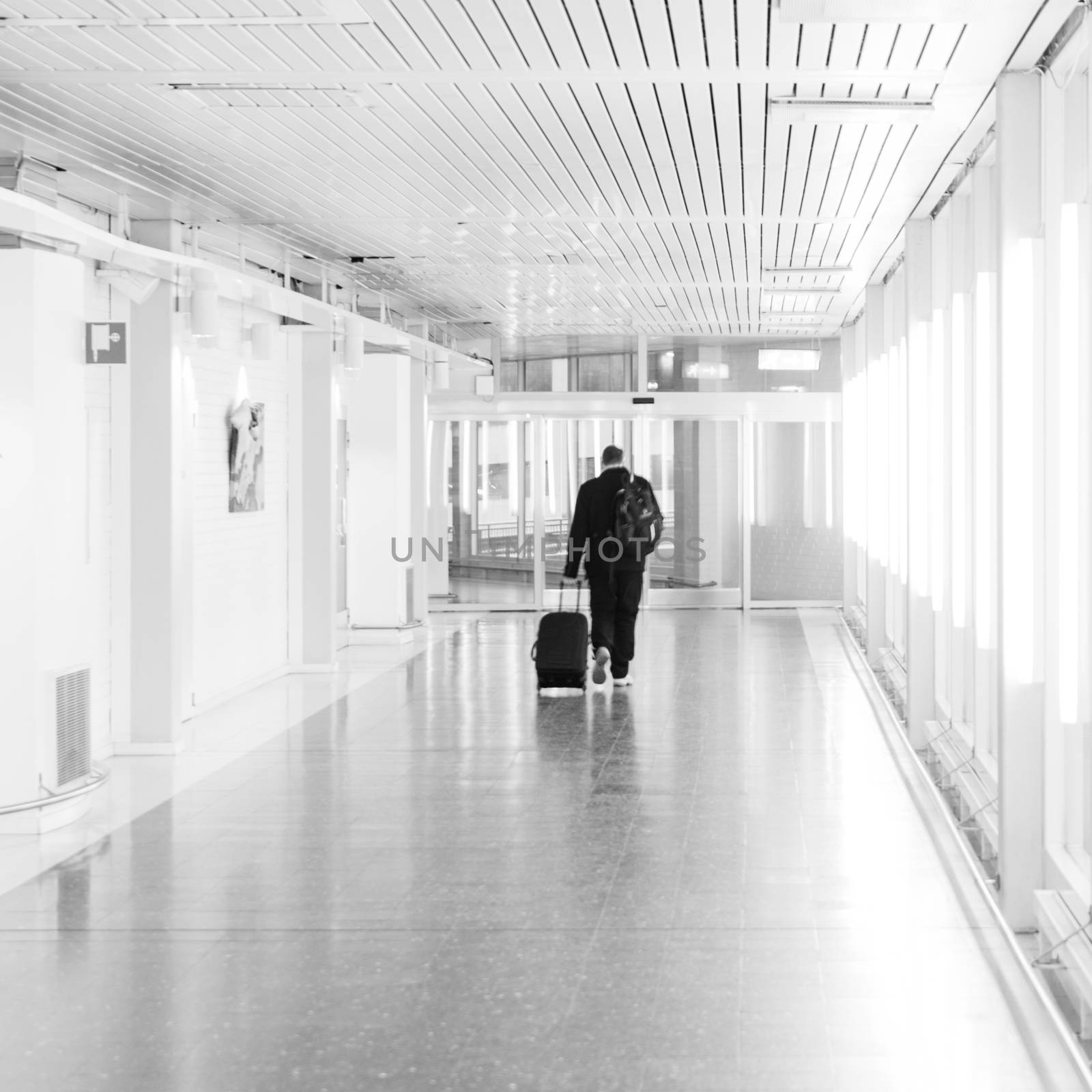 Travelling man at Arlanda airport