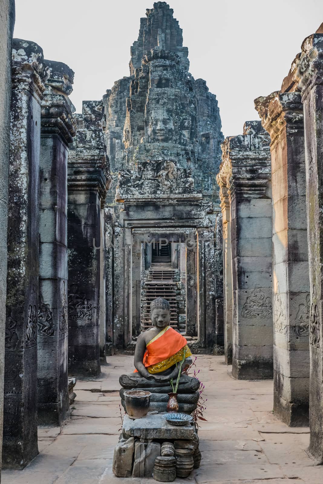 buddha statue prasat bayon temple angkor thom cambodia