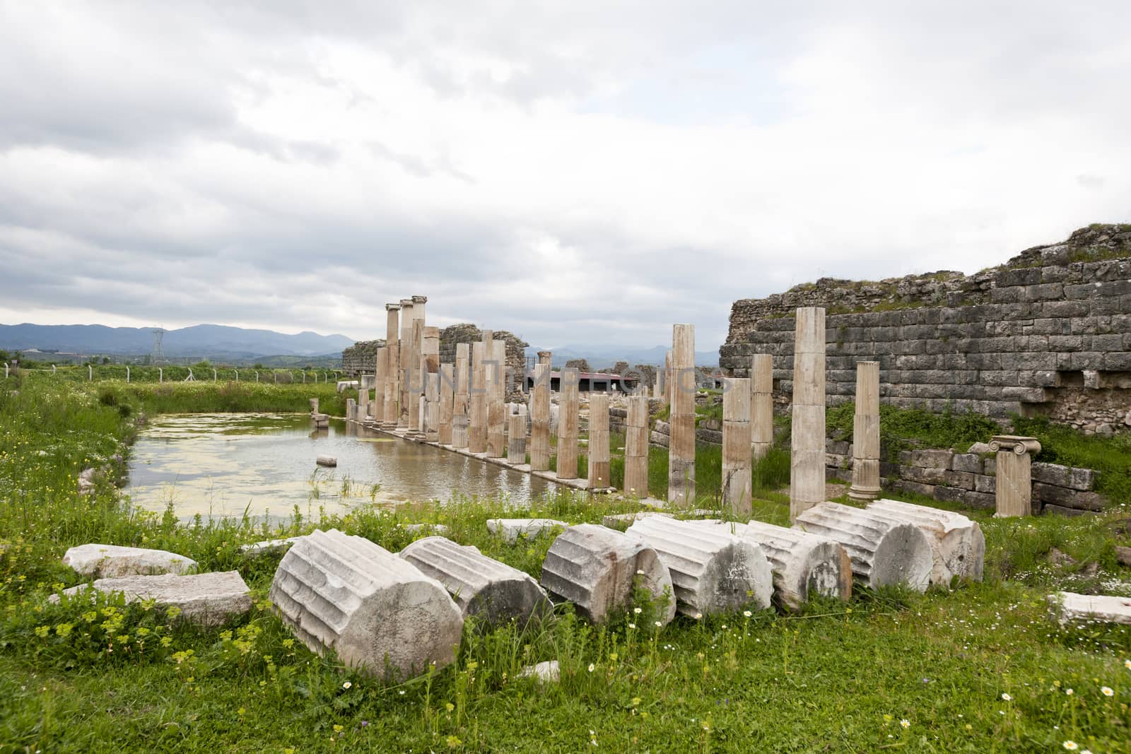 Ruins of Magnesia by emirkoo