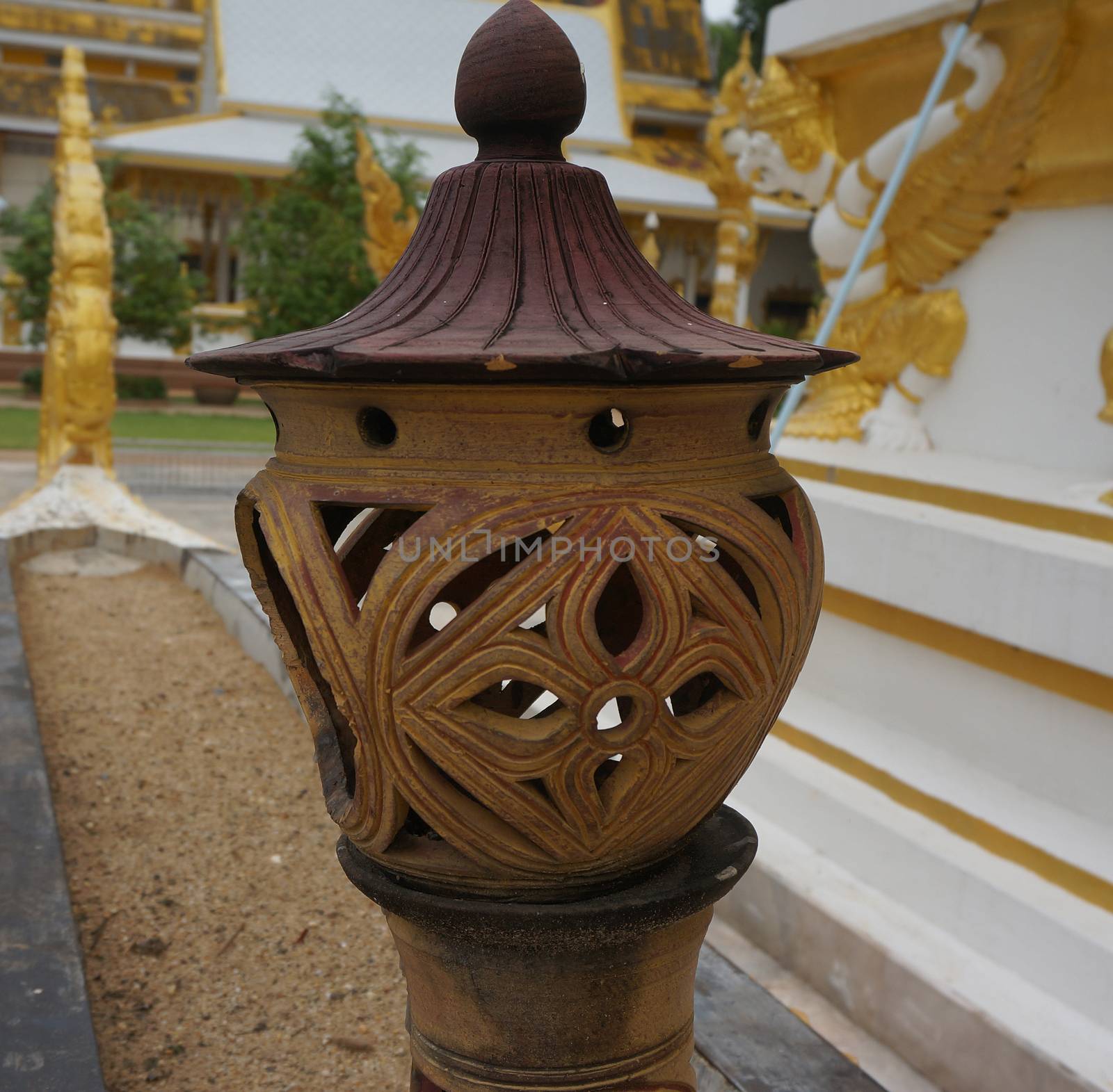 lamp in Laos temple by ninun