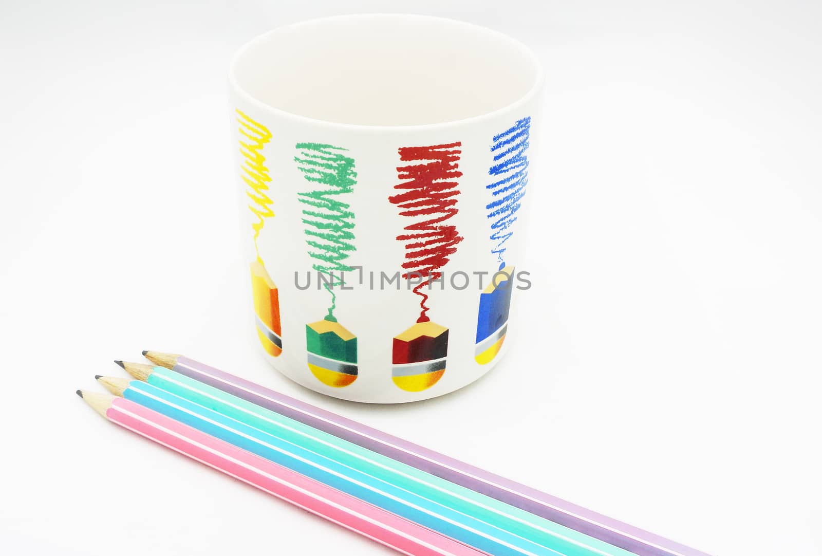 Pencil and cup by ninun