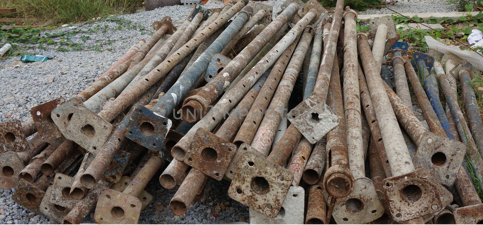 Iron rods used in construction, rust and leave it on the ground.                              