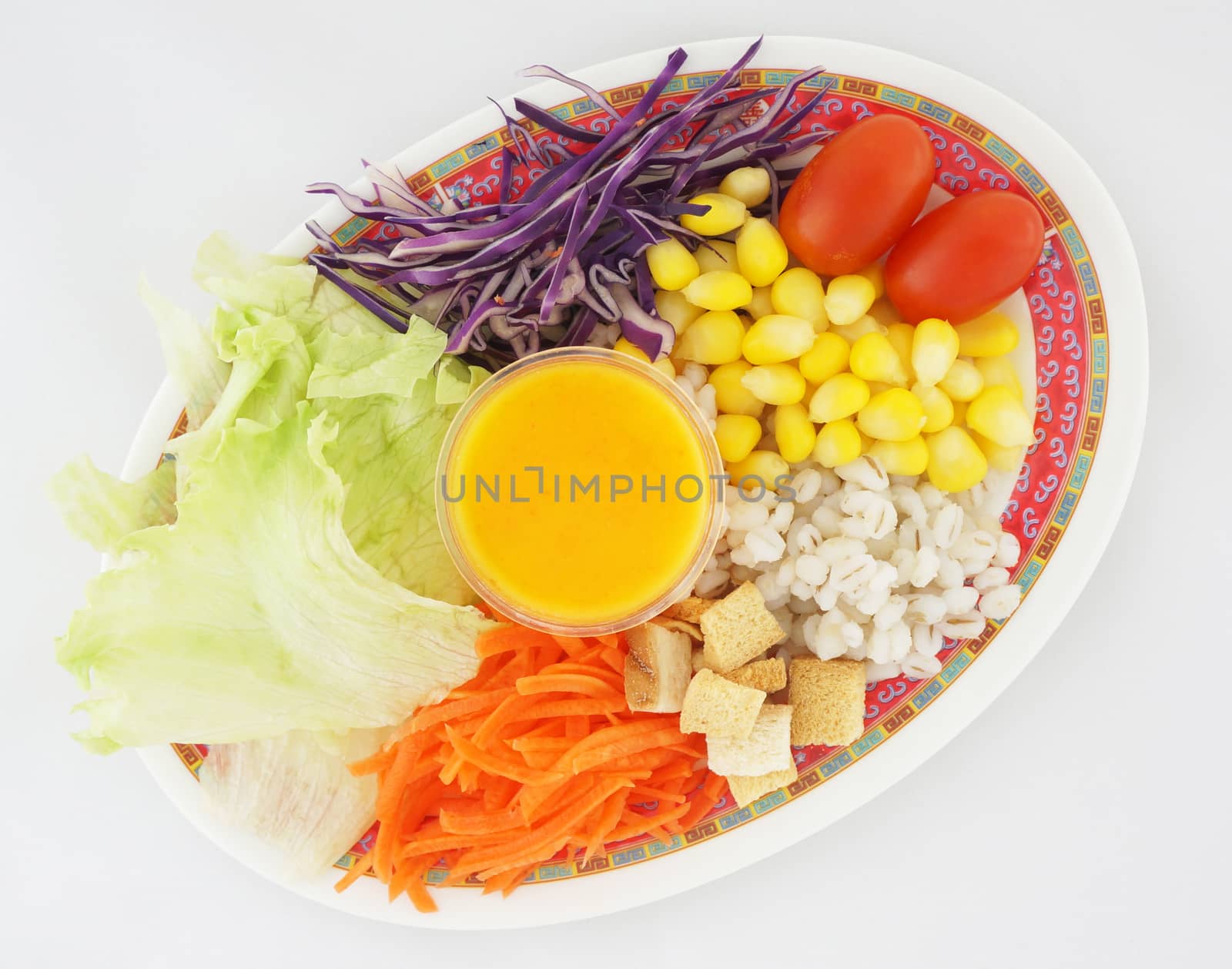 Salad with dressing by ninun